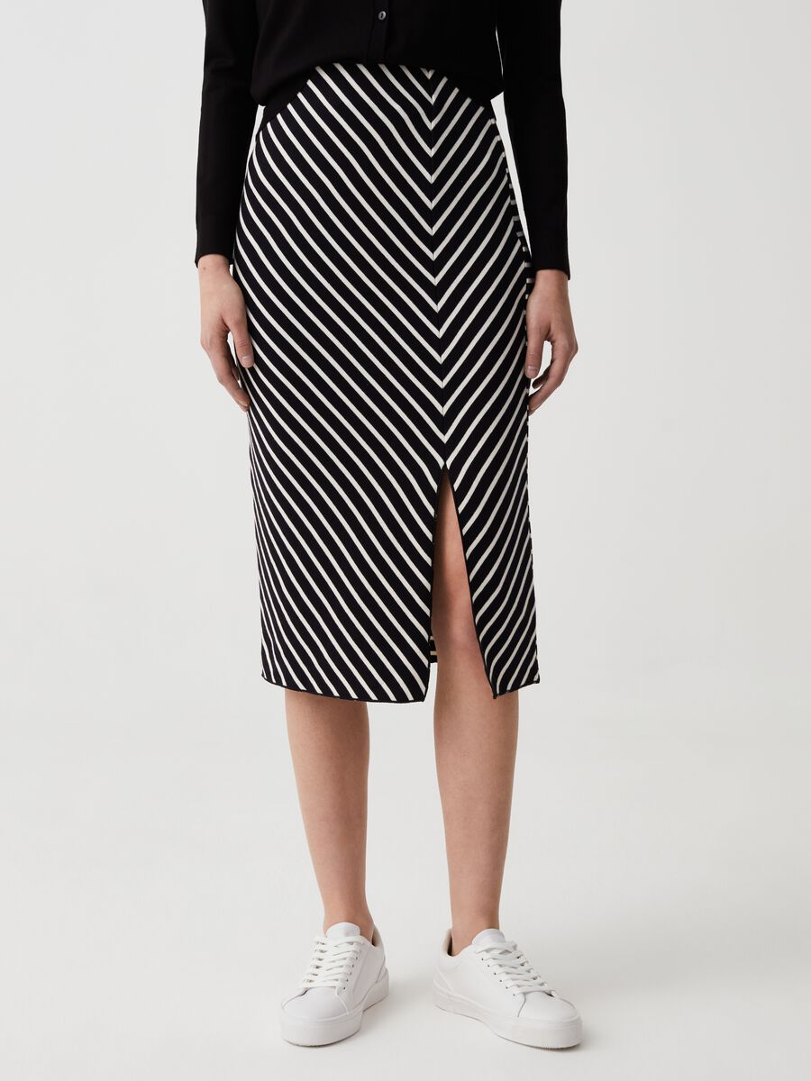 Midi pencil skirt with diagonal stripes_1