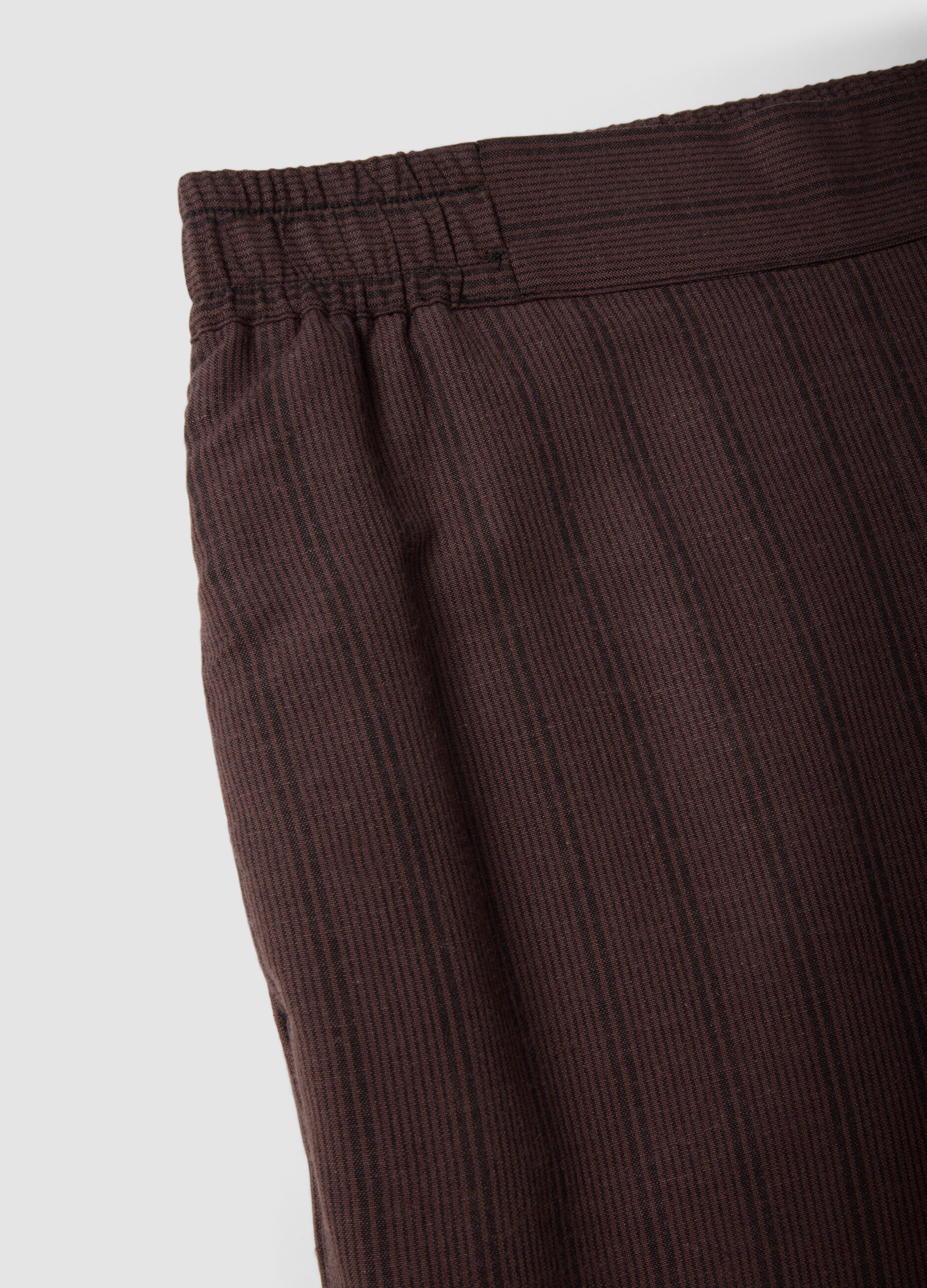 Braune gestreifte Viskose-Mix Hose mit weitem Bein