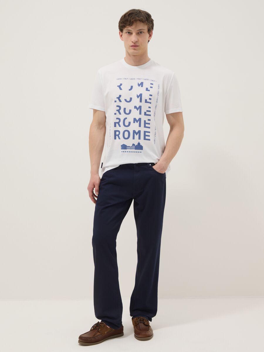 Wei&szlig;es T-Shirt aus reiner Baumwolle mit Frontprint, Regular Fit_1