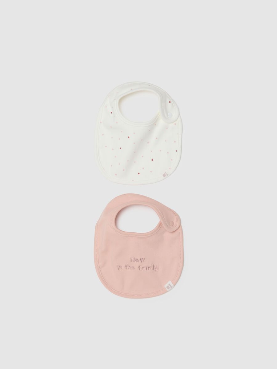 Multi-coloured newborn bib twin pack in pure cotton with decorations_0