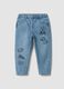 Jeans denim azzurri in misto cotone e viscosa con stampe college_0