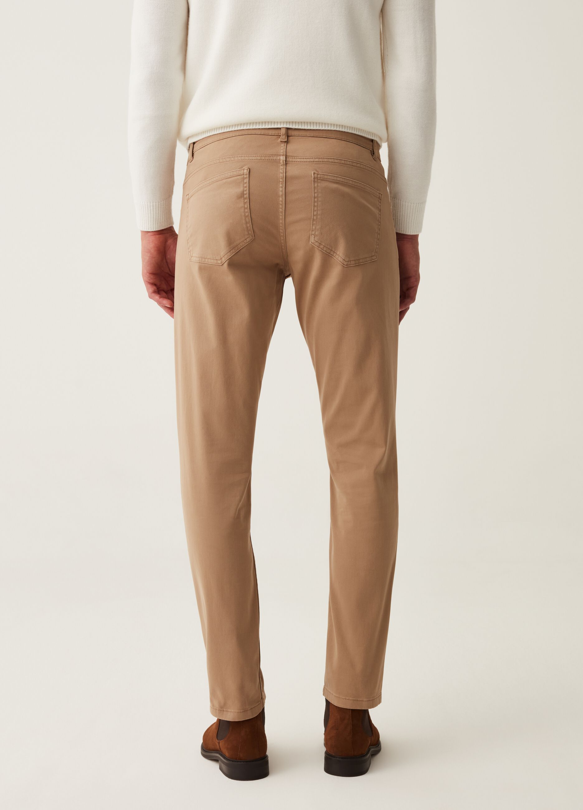 Solid colour trousers with five pockets_2