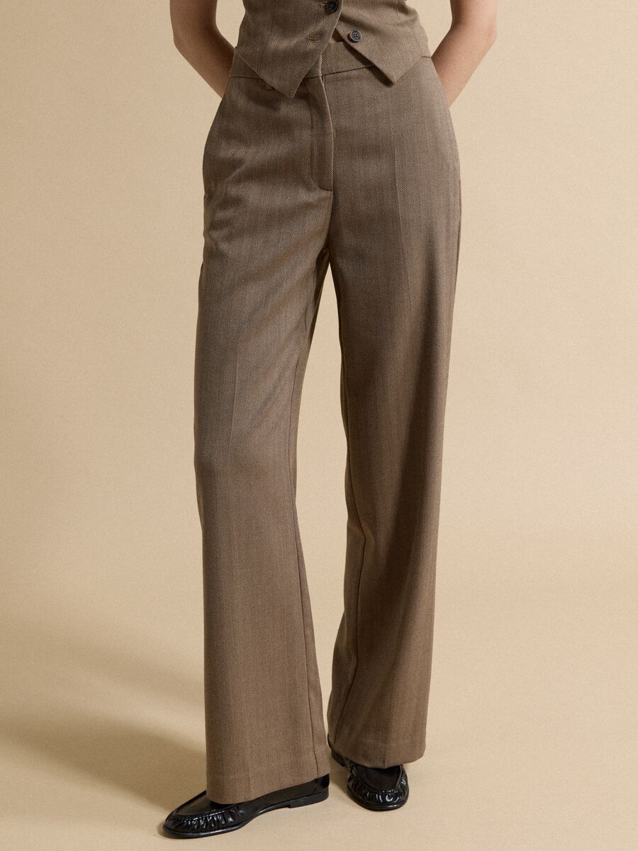 Brown regular-fit formal trousers in stretch viscose_1