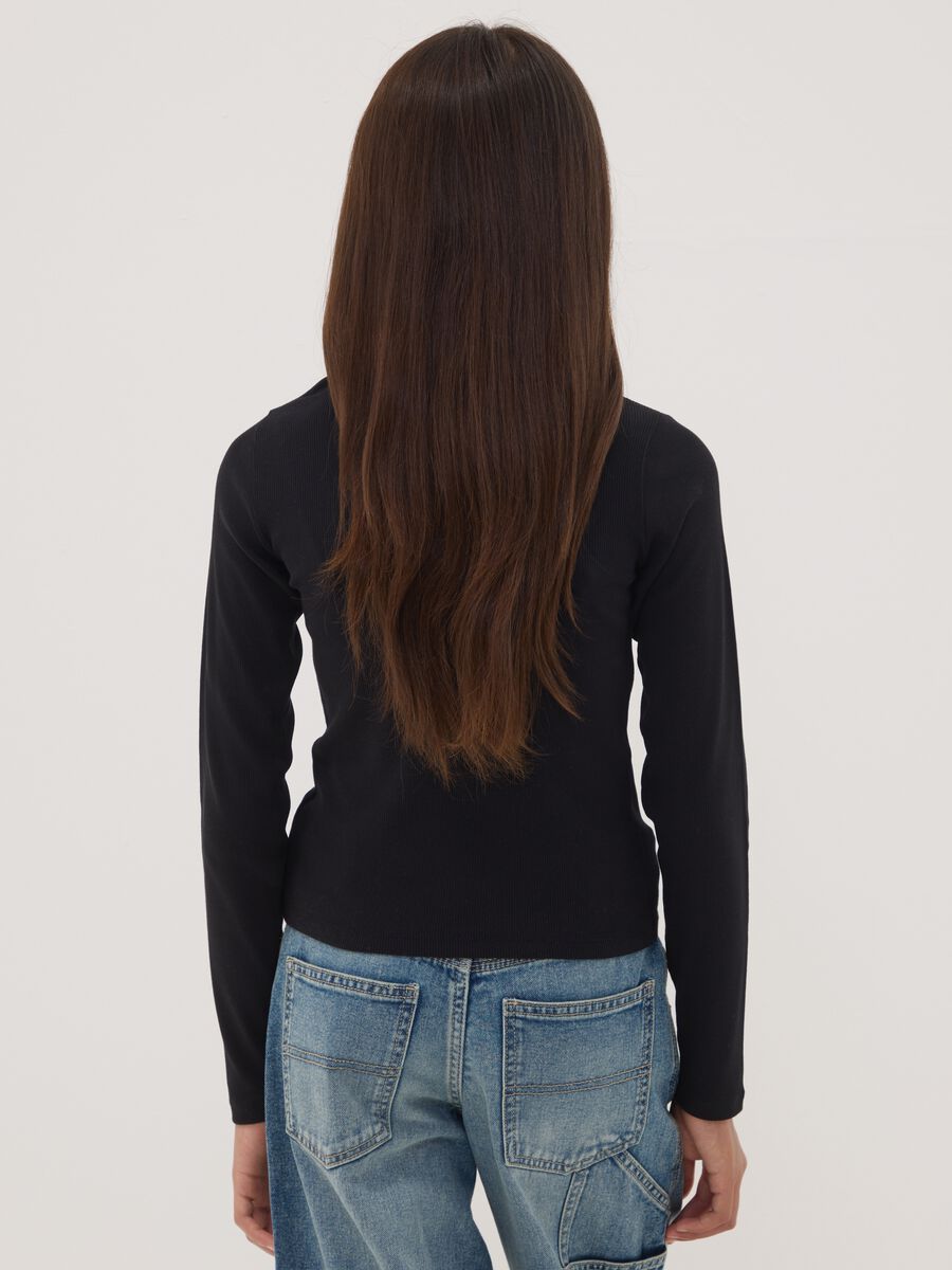 Black stretch organic cotton T-shirt with ribbed neckline_2