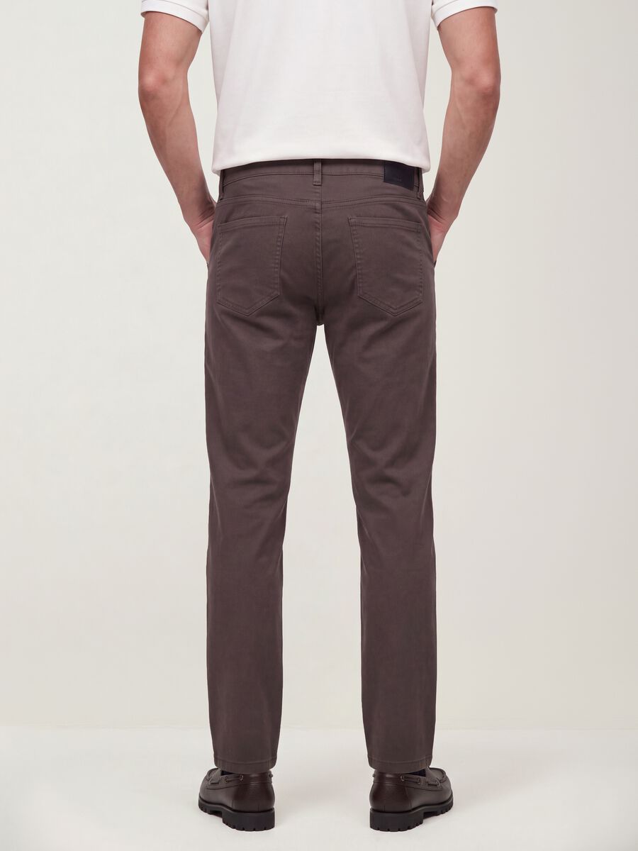 Brown regular-fit stretch cotton twill trousers_2