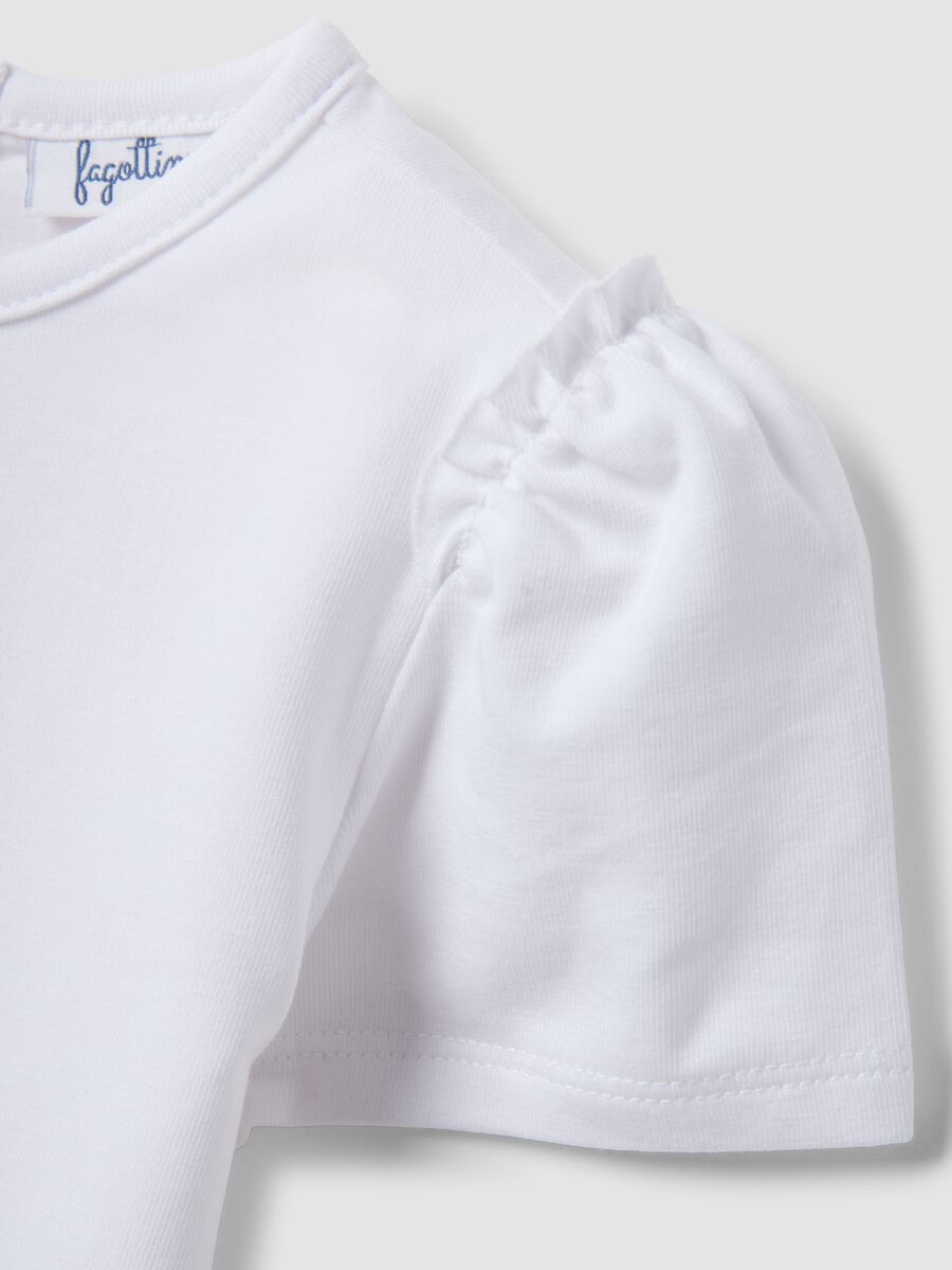 White stretchy cotton regular fit girl&rsquo;s t-shirt with flower embroidery_3