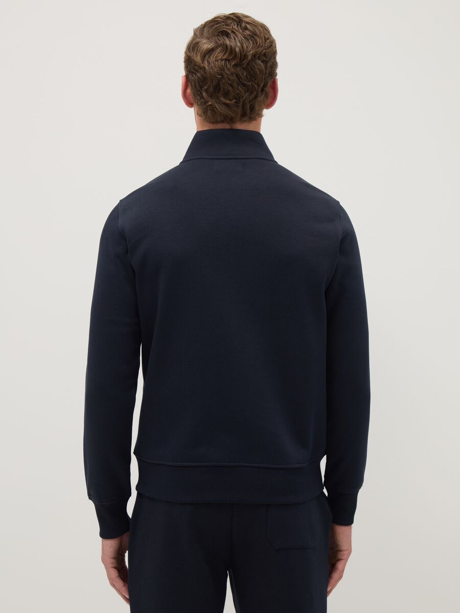 &Mu;&pi;&lambda;&epsilon; &phi;&omicron;ύ&tau;&epsilon;&rho; &alpha;&pi;ό &mu;ί&gamma;&mu;&alpha; &beta;&alpha;&mu;&beta;&alpha;&kappa;&iota;&omicron;ύ, &kappa;&alpha;&nu;&omicron;&nu;&iota;&kappa;ή &epsilon;&phi;&alpha;&rho;&mu;&omicron;&gamma;ή &mu;&epsilon; &pi;&lambda;ή&rho;&epsilon;&sigmaf; &phi;&epsilon;&rho;&mu;&omicron;&upsilon;ά&rho;_2