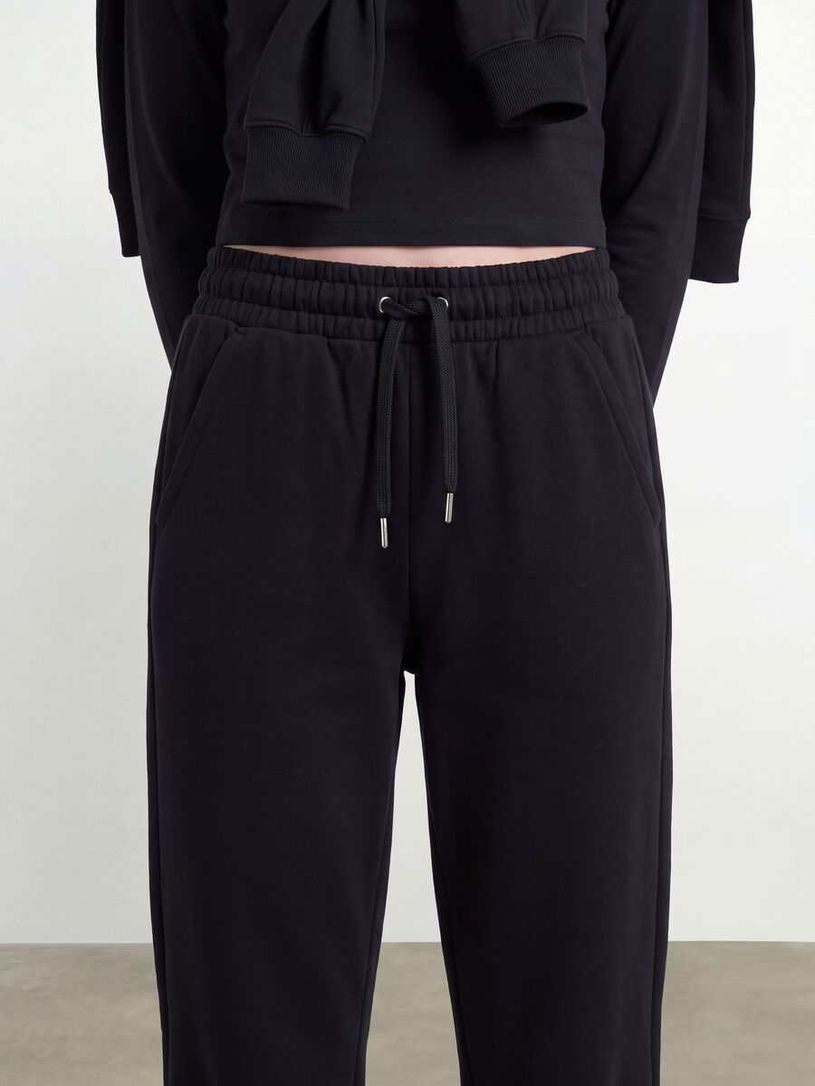 Black pure organic cotton regular-fit joggers for girls_2