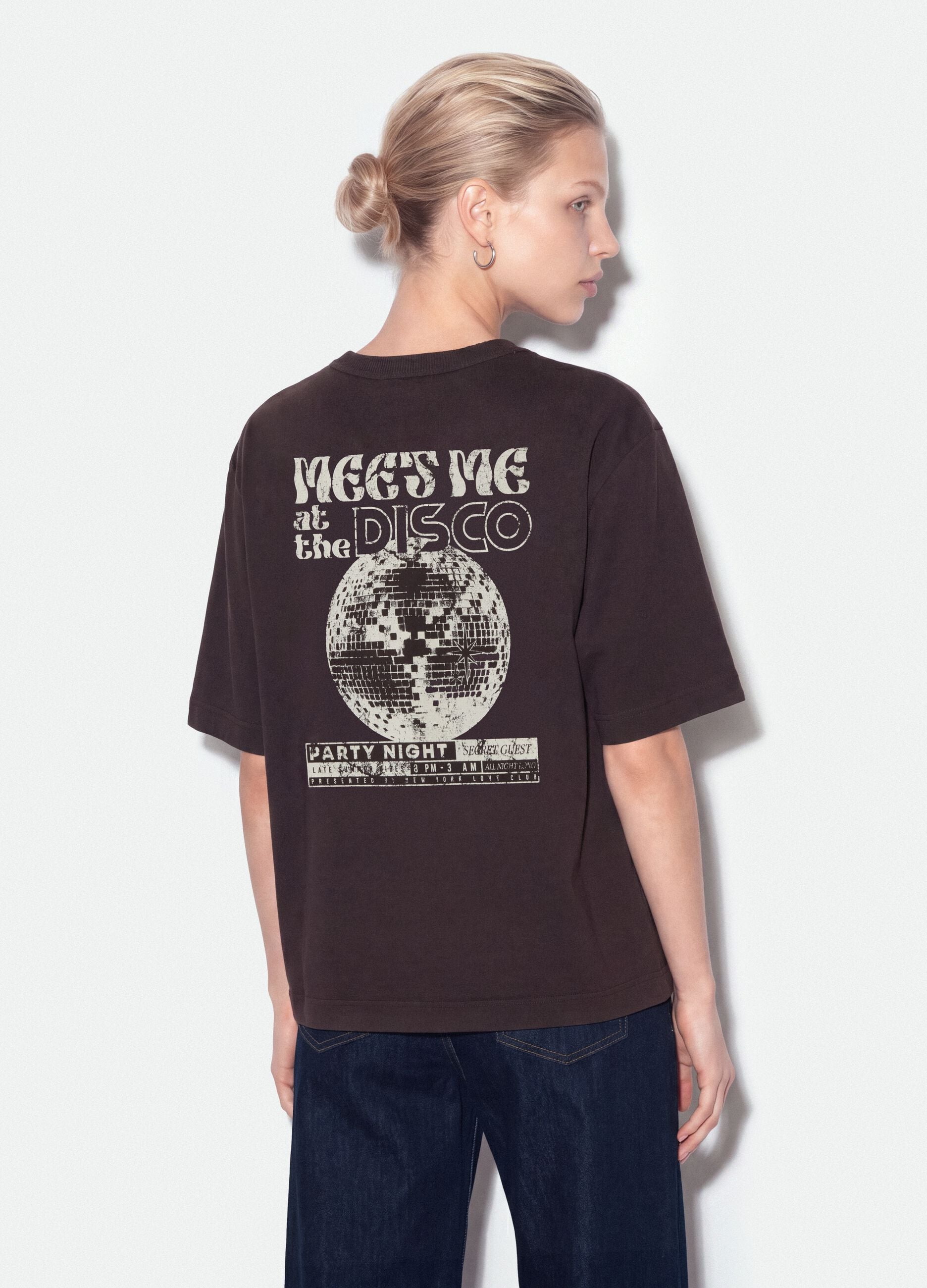 &Gamma;&kappa;&rho;&iota; oversized T-shirt &alpha;&pi;ό 100% &beta;&alpha;&mu;&beta;ά&kappa;&iota; &mu;&epsilon; &sigma;&tau;ά&mu;&pi;&alpha; &sigma;&tau;&omicron; &sigma;&tau;ή&theta;&omicron;&sigmaf;