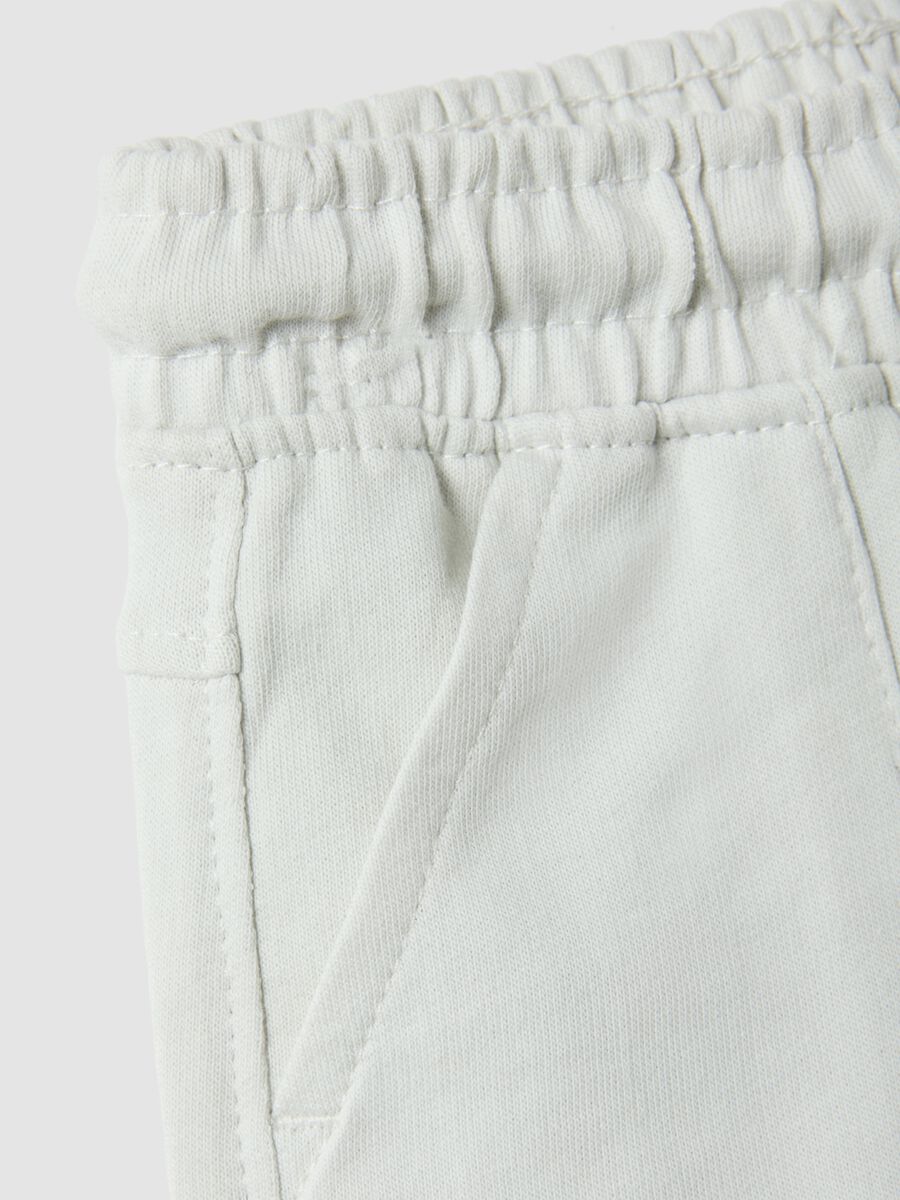 White pure cotton regular fit toddler shorts_3
