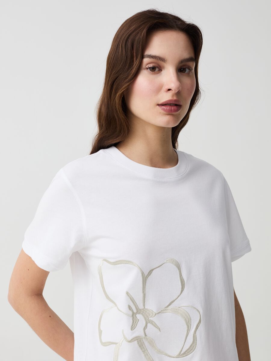 T-shirt con ricamo floreale in lurex_1