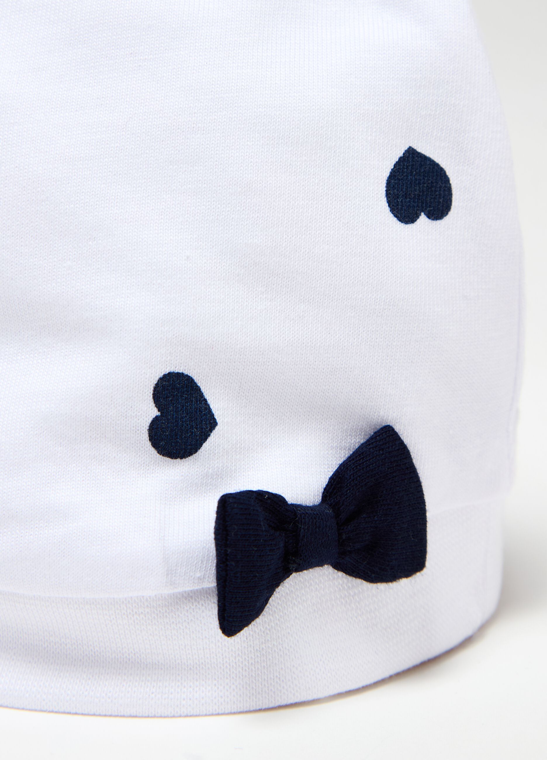 Organic cotton hat with bow and print