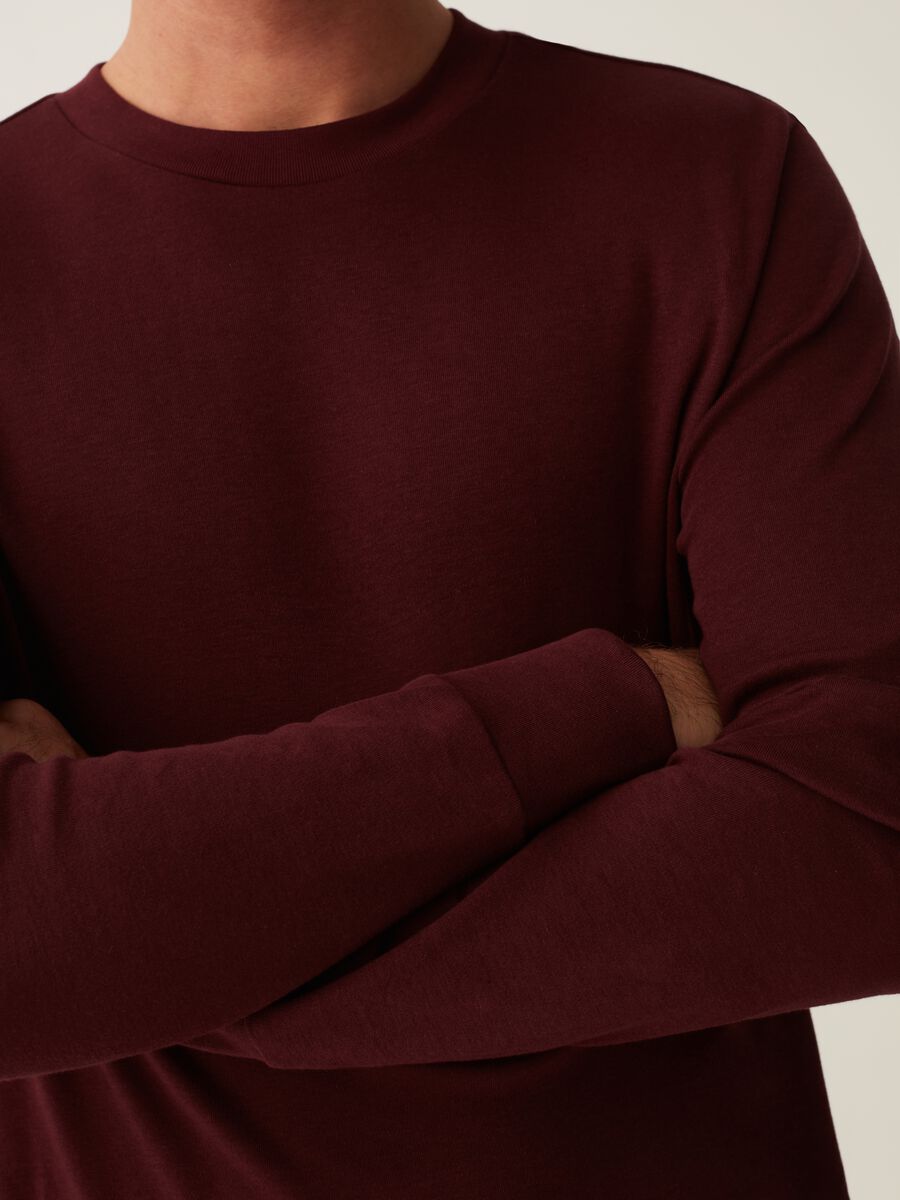 Long-sleeved T-shirt with round neck_3