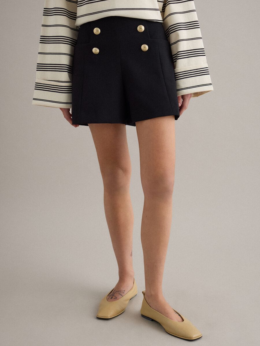 Black regular fit shorts with high waist and gold buttons_2