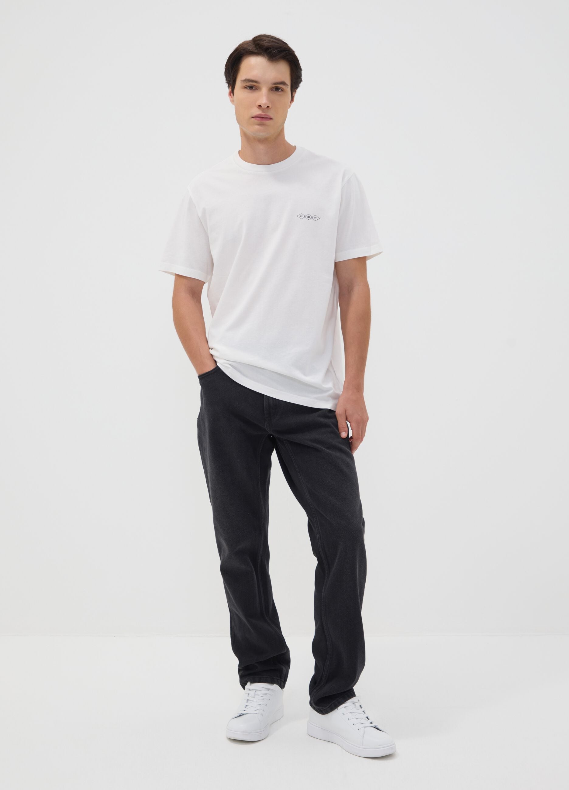 T-shirt bianca in puro cotone jersey con stampa grafica regular fit