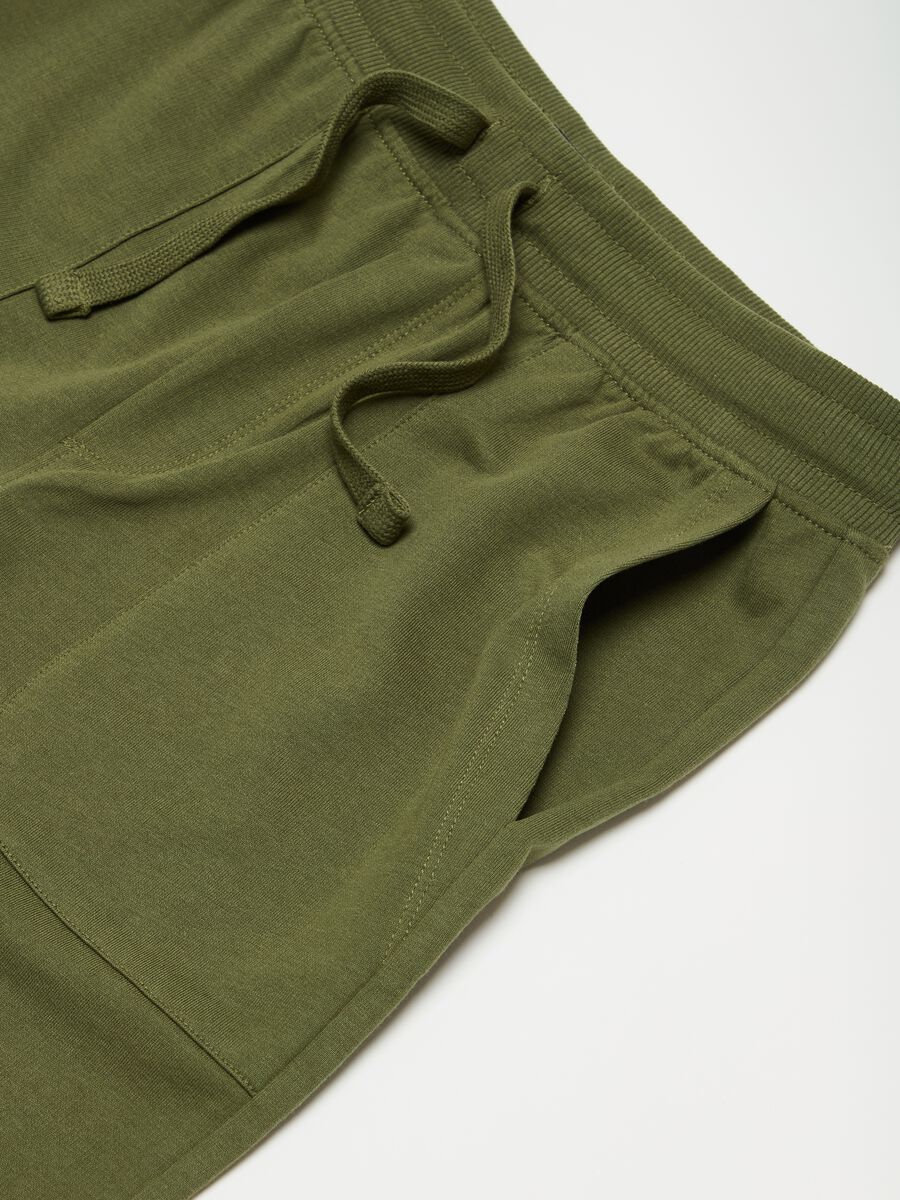 Solid colour shorts in French terry_2