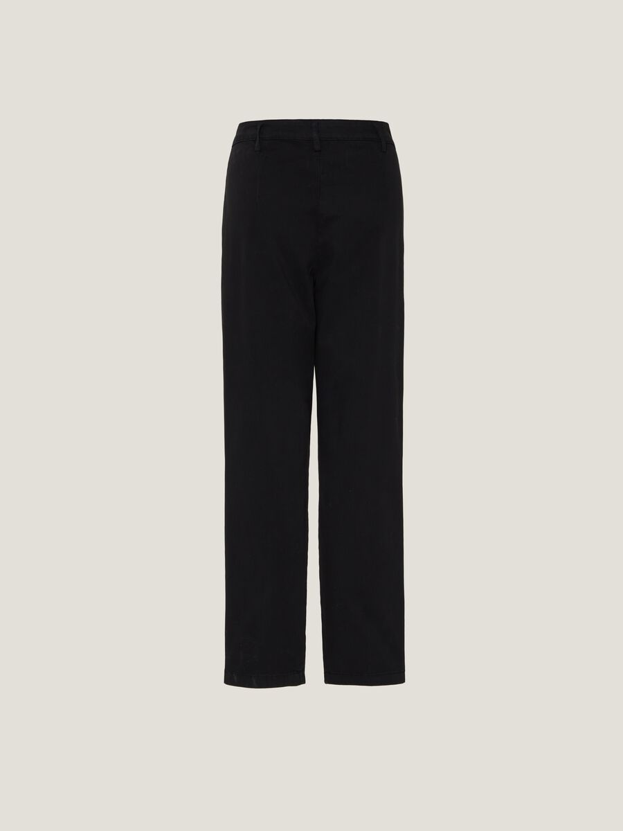 Chino trousers with darts_4