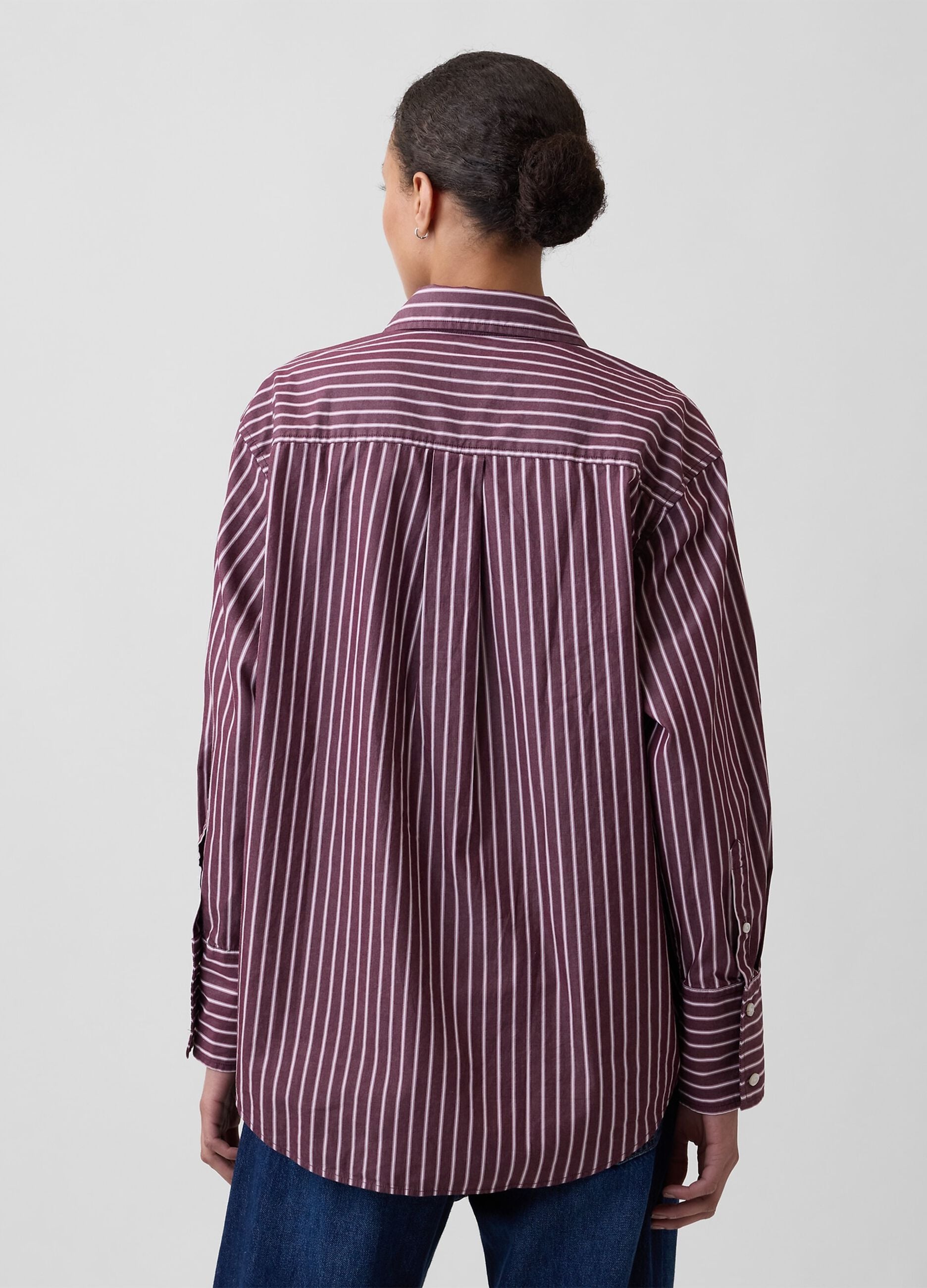 Camisa &agrave;s riscas vermelha borgonha em algod&atilde;o puro