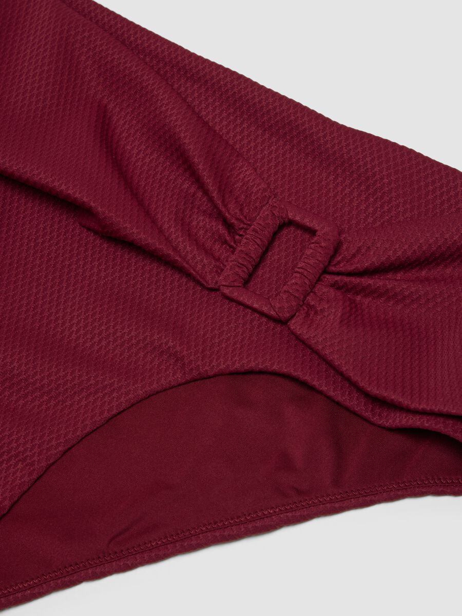 Rote High-Waist-Bikinihose aus Stretchmaterial mit Schnalle_0