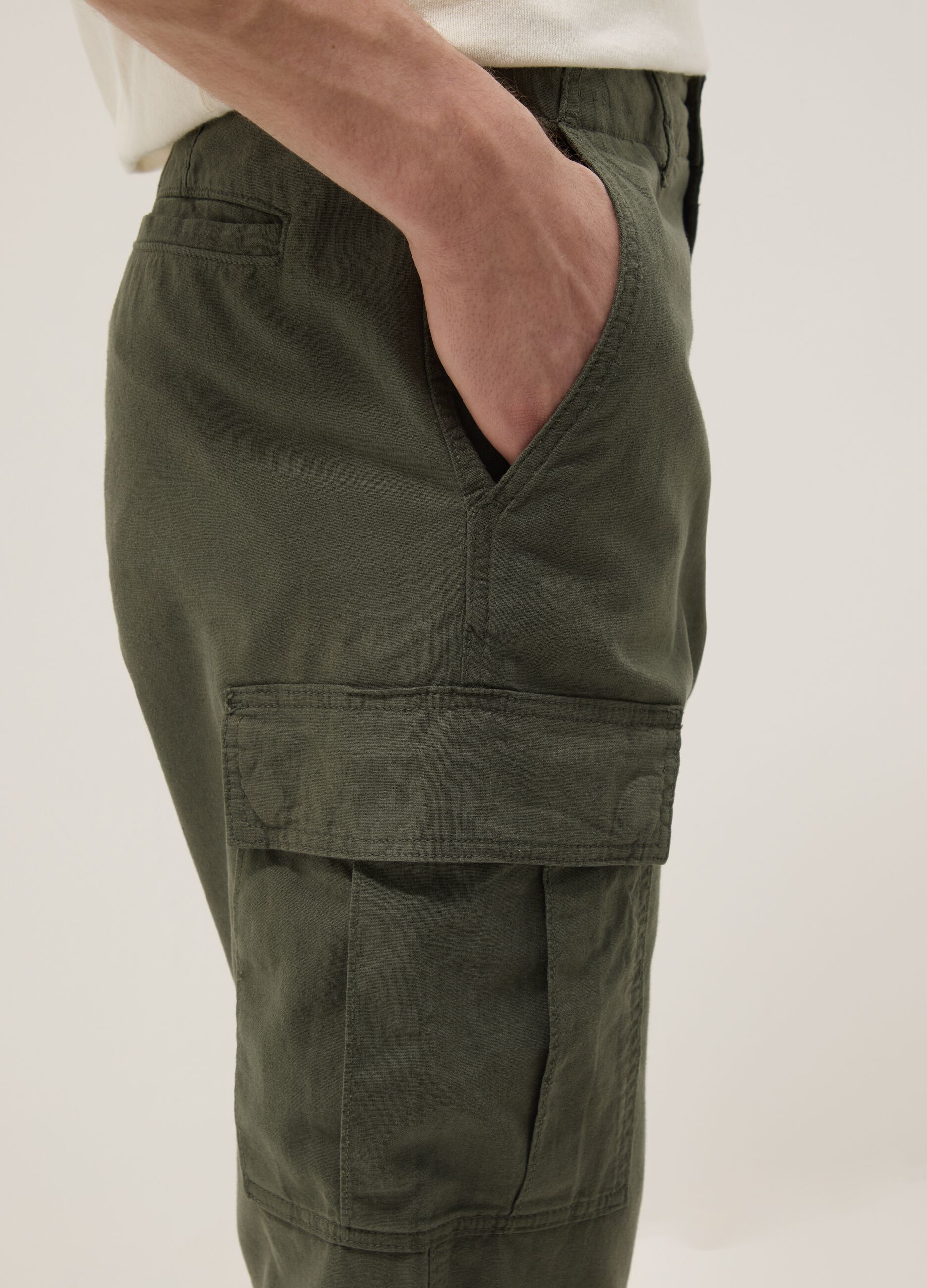 Gr&uuml;ne Cargo-Hose in Regular Fit aus Leinen-Baumwoll-Mix