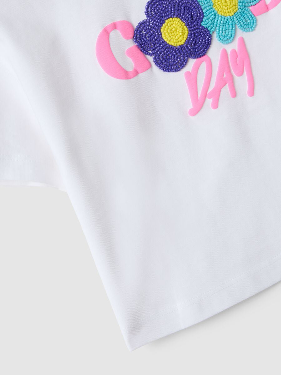 Girls' White Pure Cotton Boxy Fit T-shirt with Beaded Flowers_2