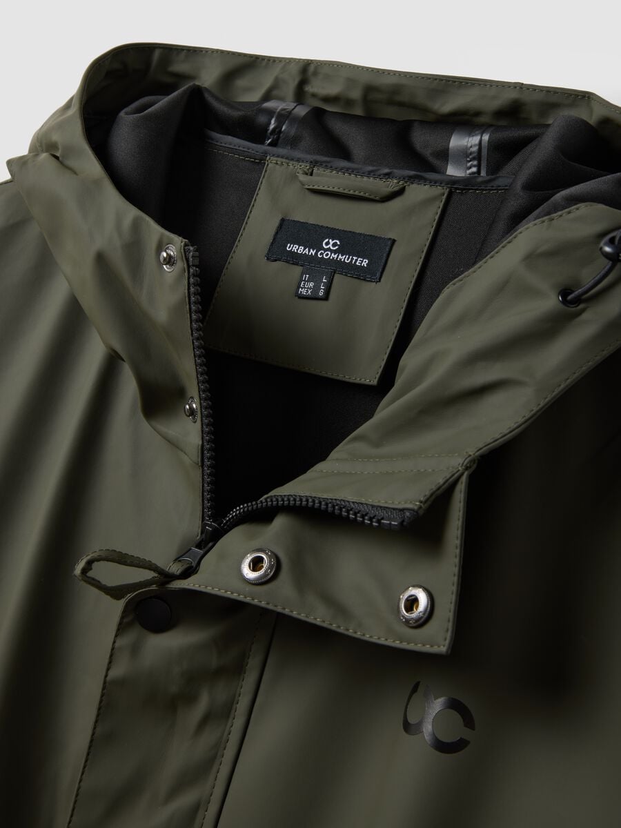 Gr&uuml;ner Regular-Fit-Regenmantel mit Rei&szlig;verschluss_5