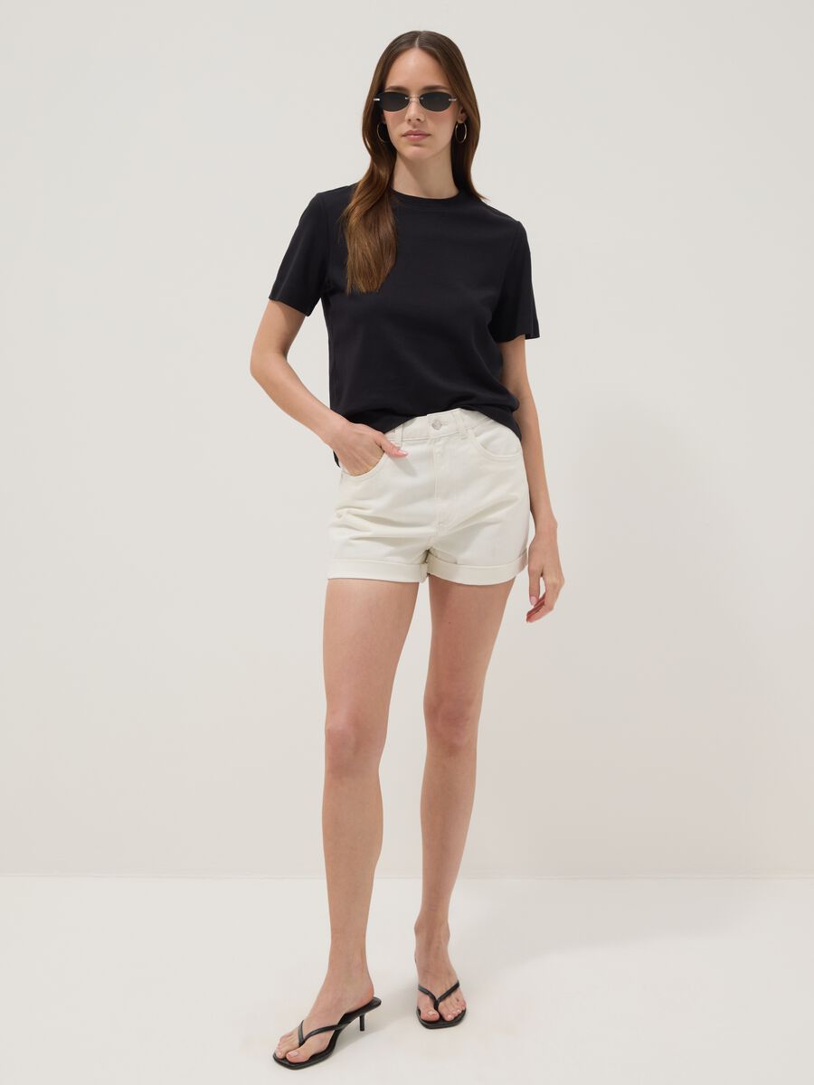 Wei&szlig;e Denim-Shorts aus reiner Baumwolle_0