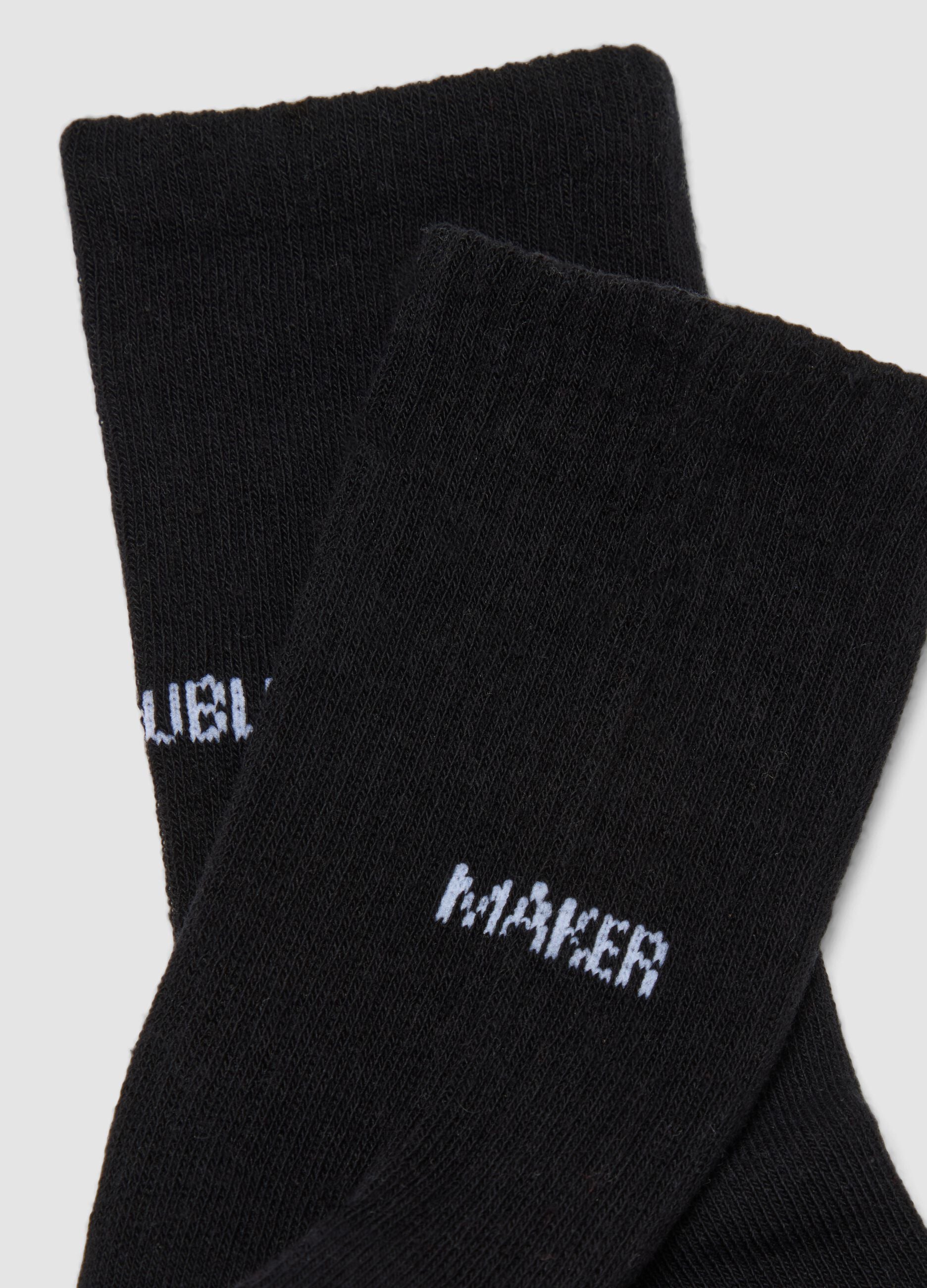 Black sports socks in stretch cotton