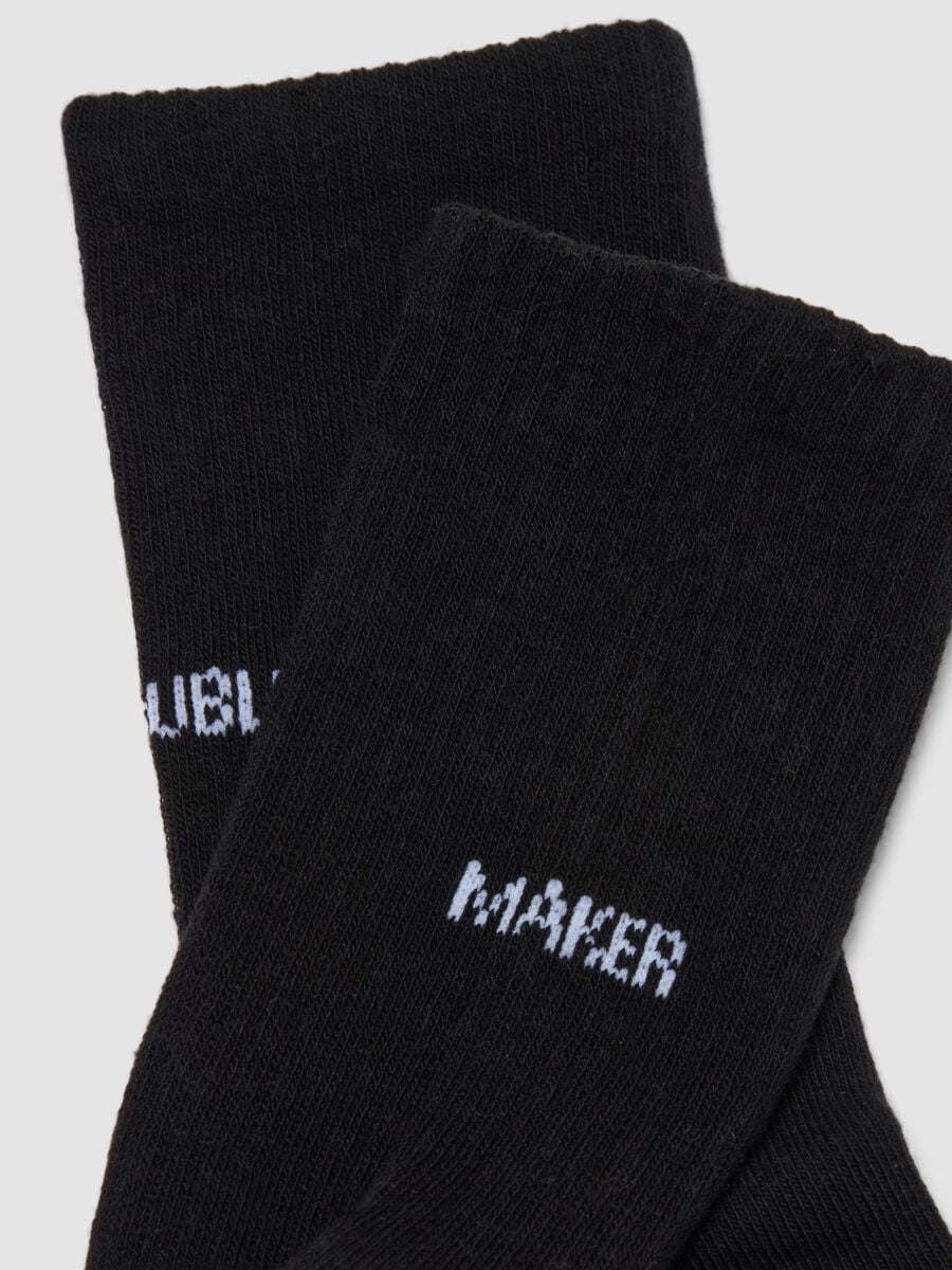 Chaussettes de sport noires en coton stretch_1