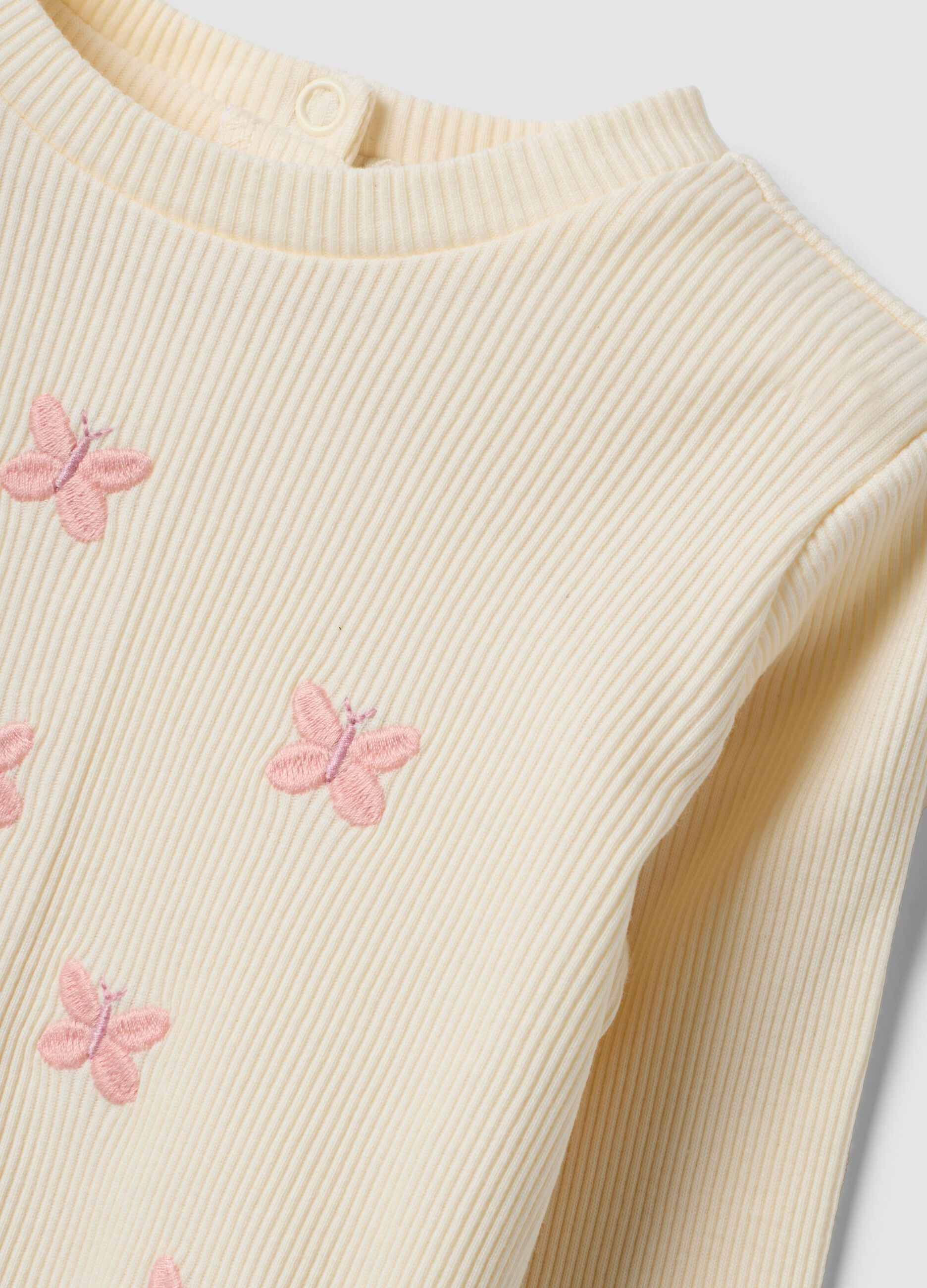 Wei&szlig;es geripptes Shirt aus reiner Bio-Baumwolle mit Schmetterlingsstickerei f&uuml;r Baby-M&auml;dchen