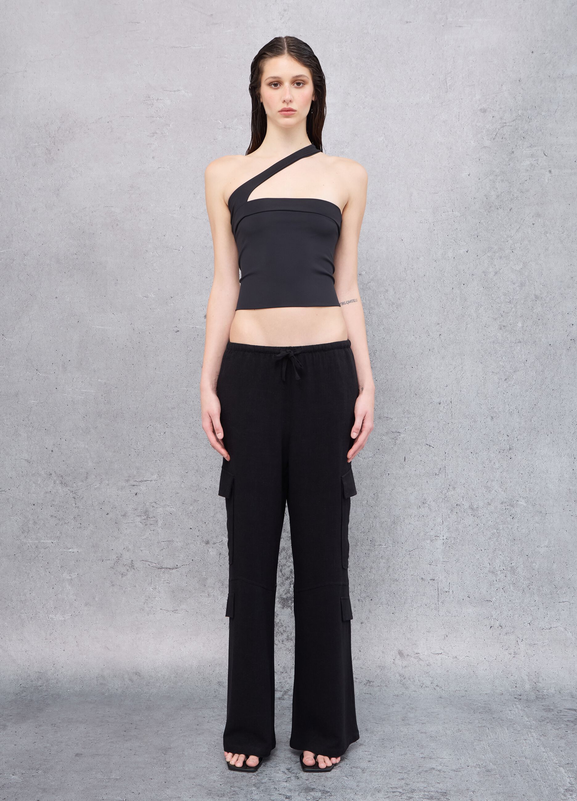 Asymmetrical Adjustable Top Black
