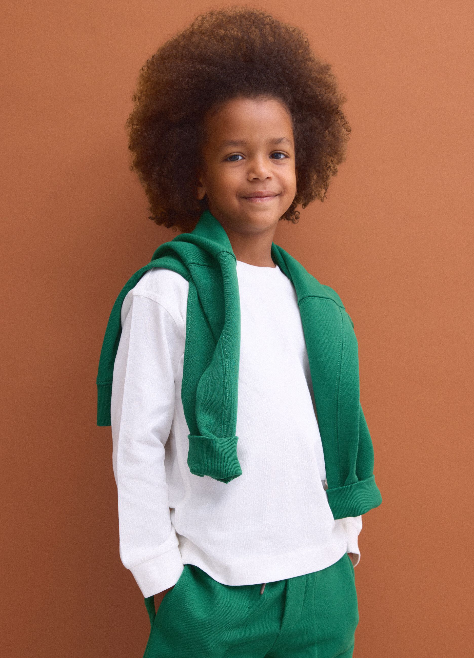 Wei&szlig;es Langarm-T-Shirt aus reiner Baumwolle mit Rundhals f&uuml;r Jungen
