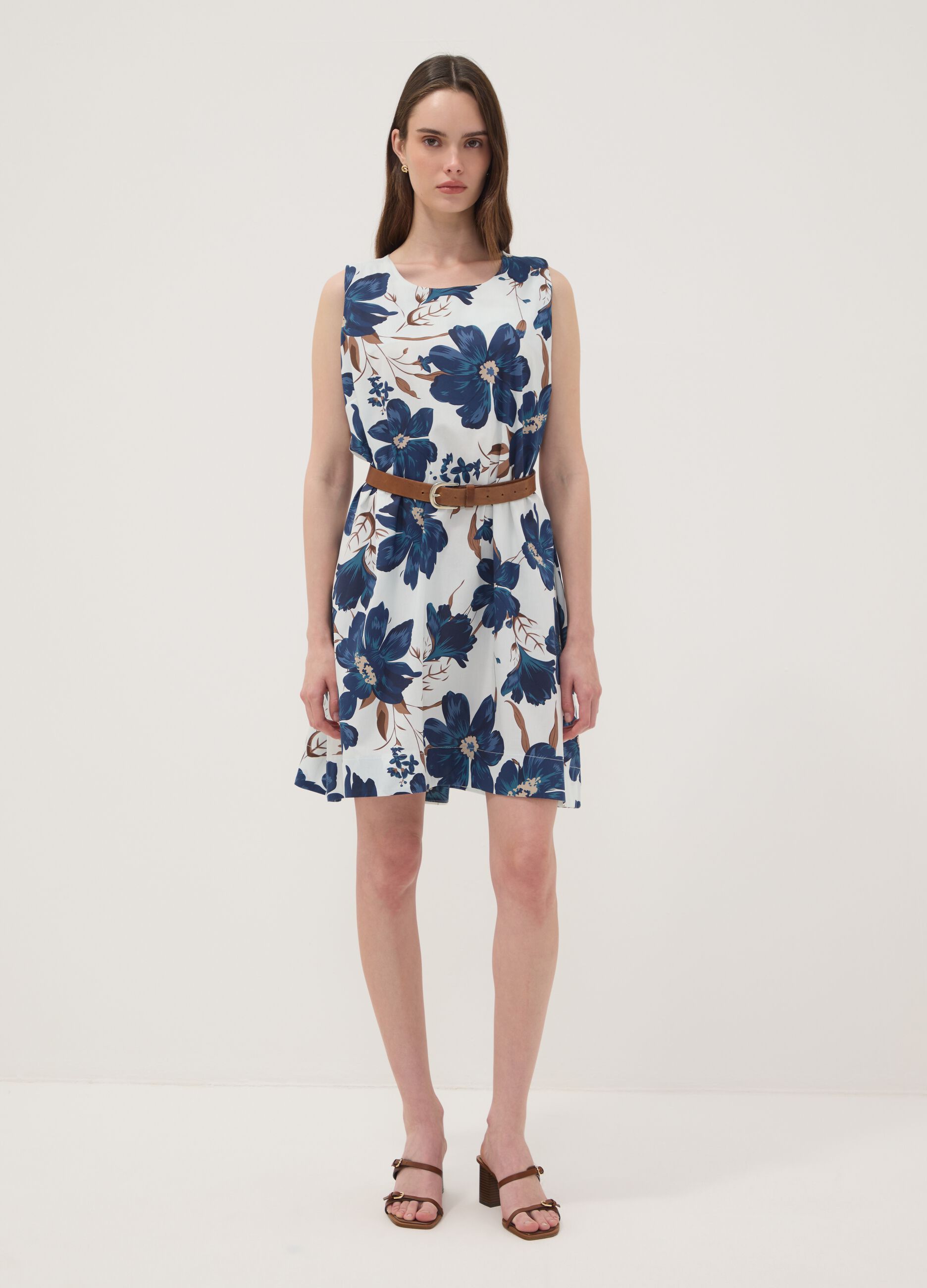 Wei&szlig;es Kleid aus Stretch-Baumwolle mit Blumenprint, Regular Fit