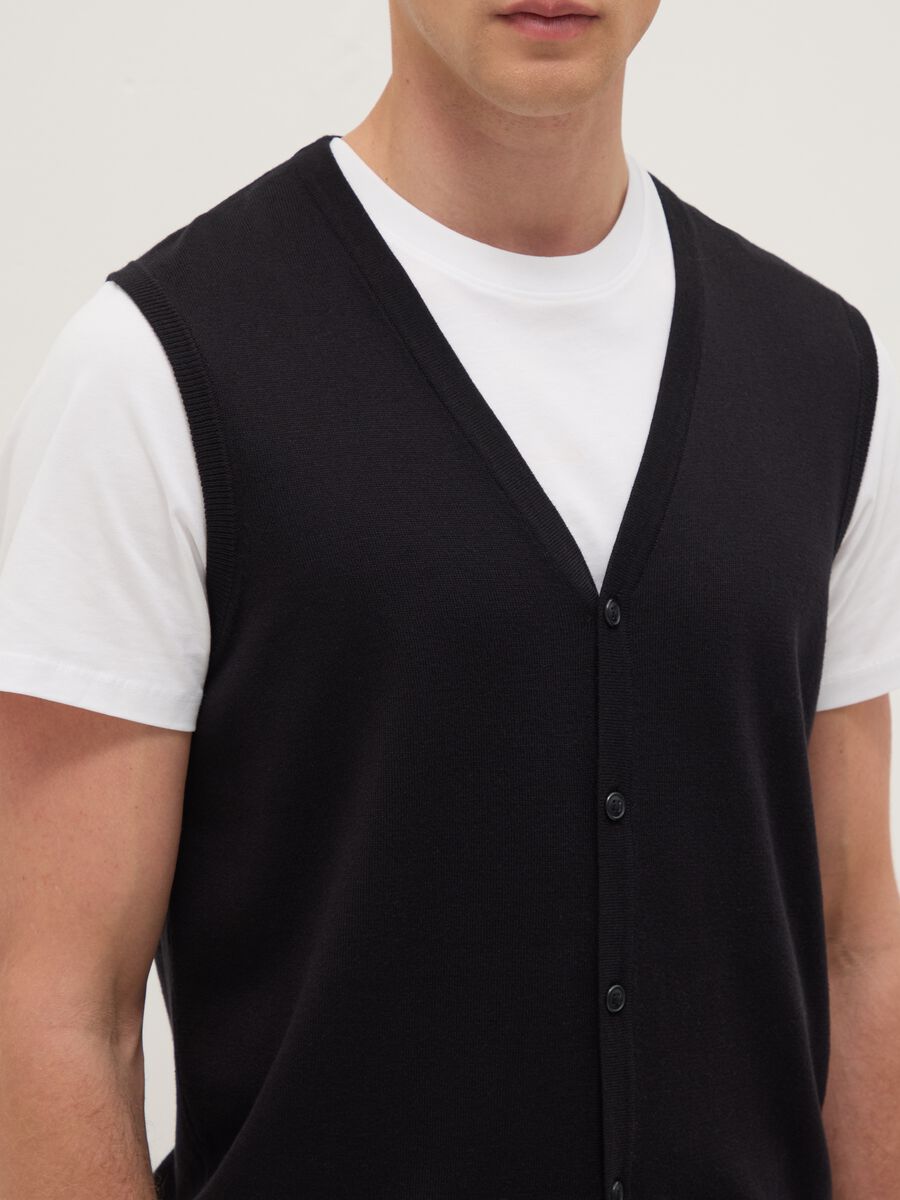 Black deep V cotton blend waistcoat regular fit with buttons_3