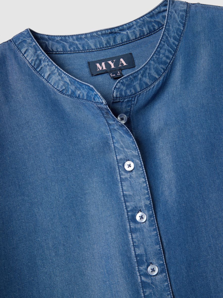 Blaue Bluse aus reinem Lyocell in Regular Fit mit Stehkragen_5