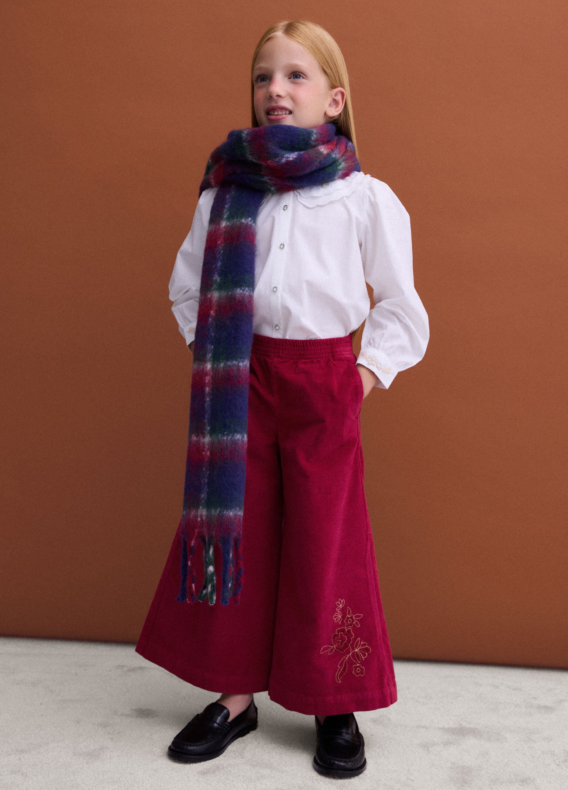 Sciarpa multicolor a quadri con frange