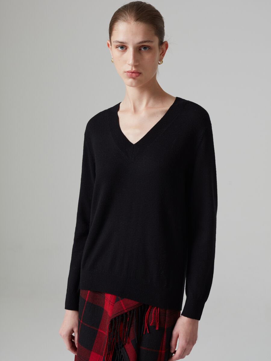 Wool knit top with V neck_1