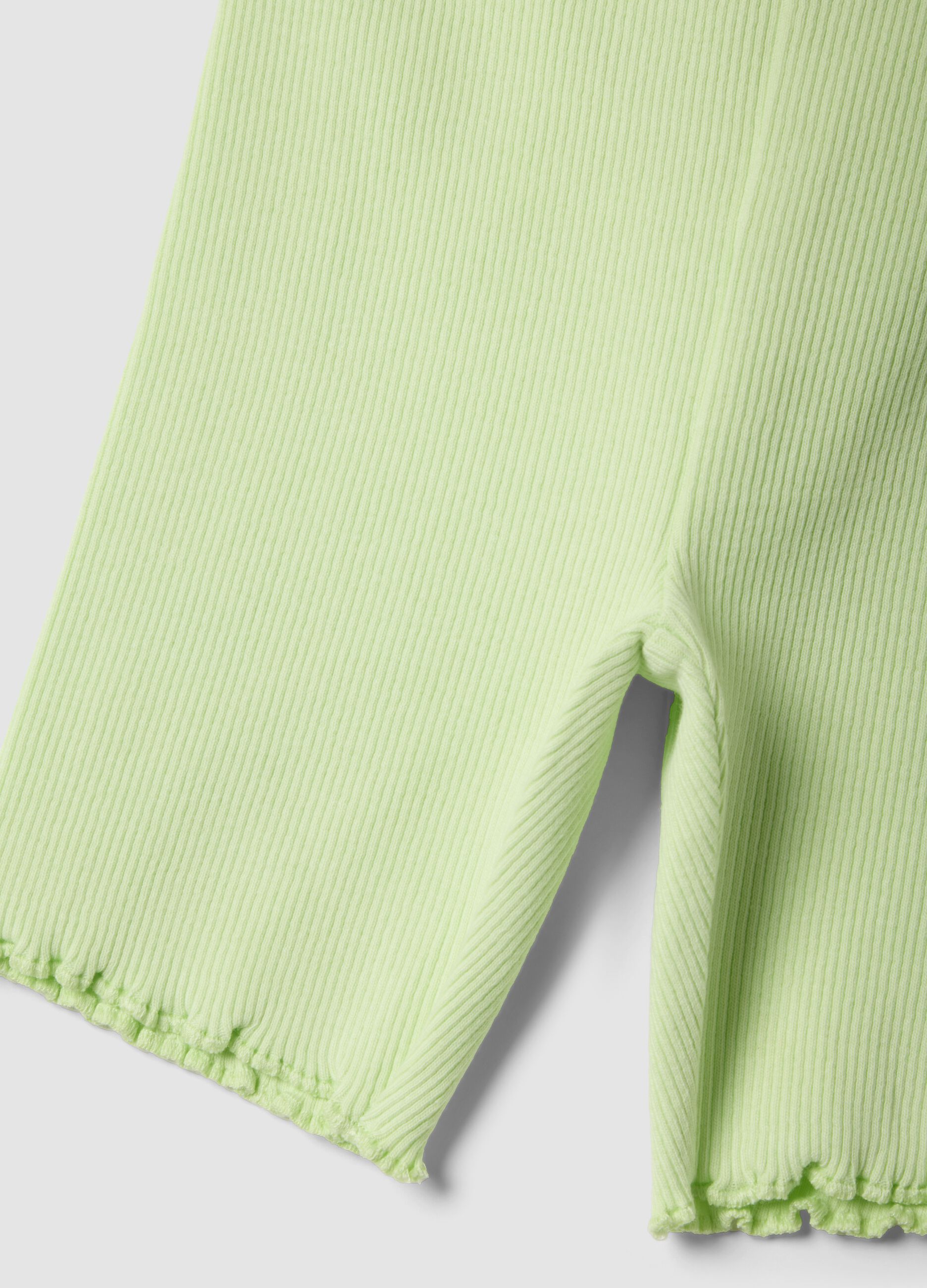 Gr&uuml;ne gerippte Shorts aus Stretch-Baumwolle f&uuml;r Baby-M&auml;dchen, Regular Fit