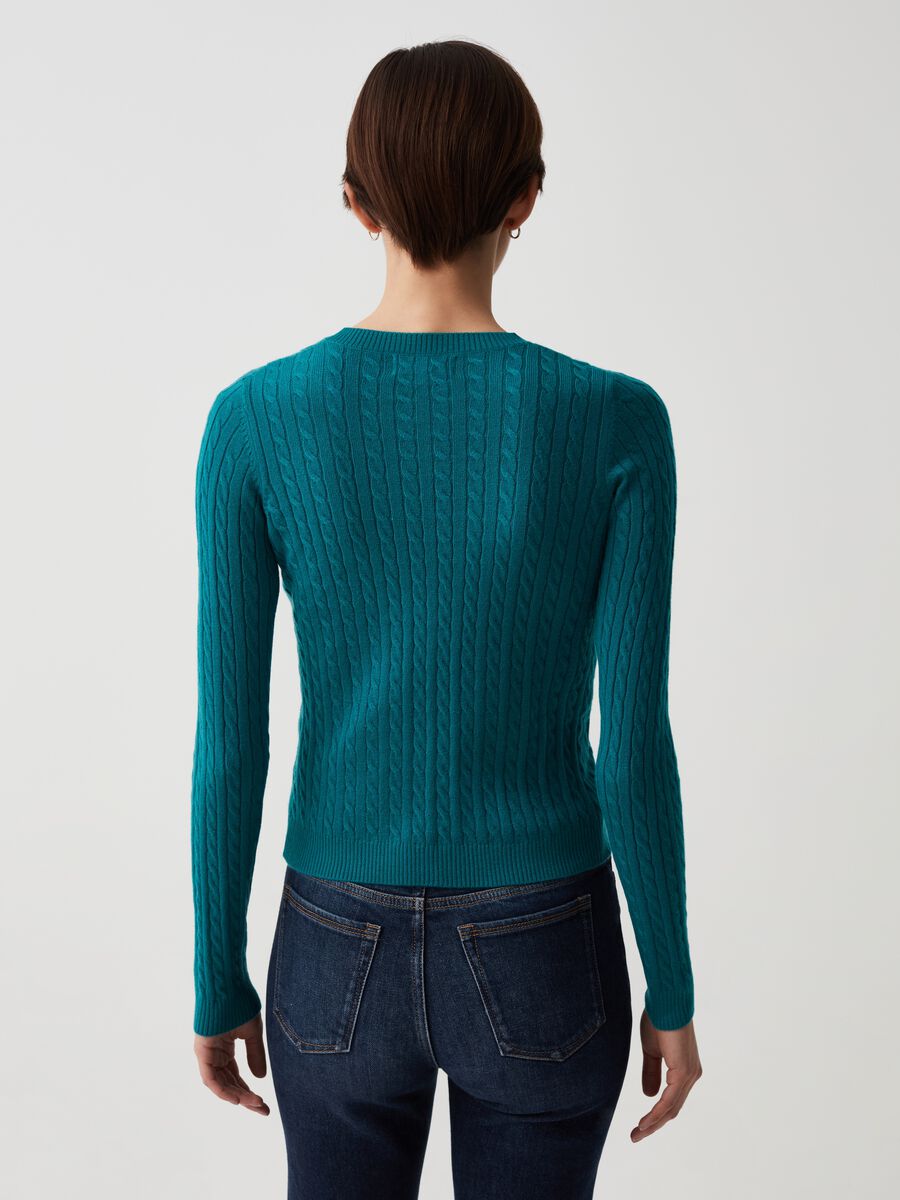 Cable knit pullover with round neckline_2