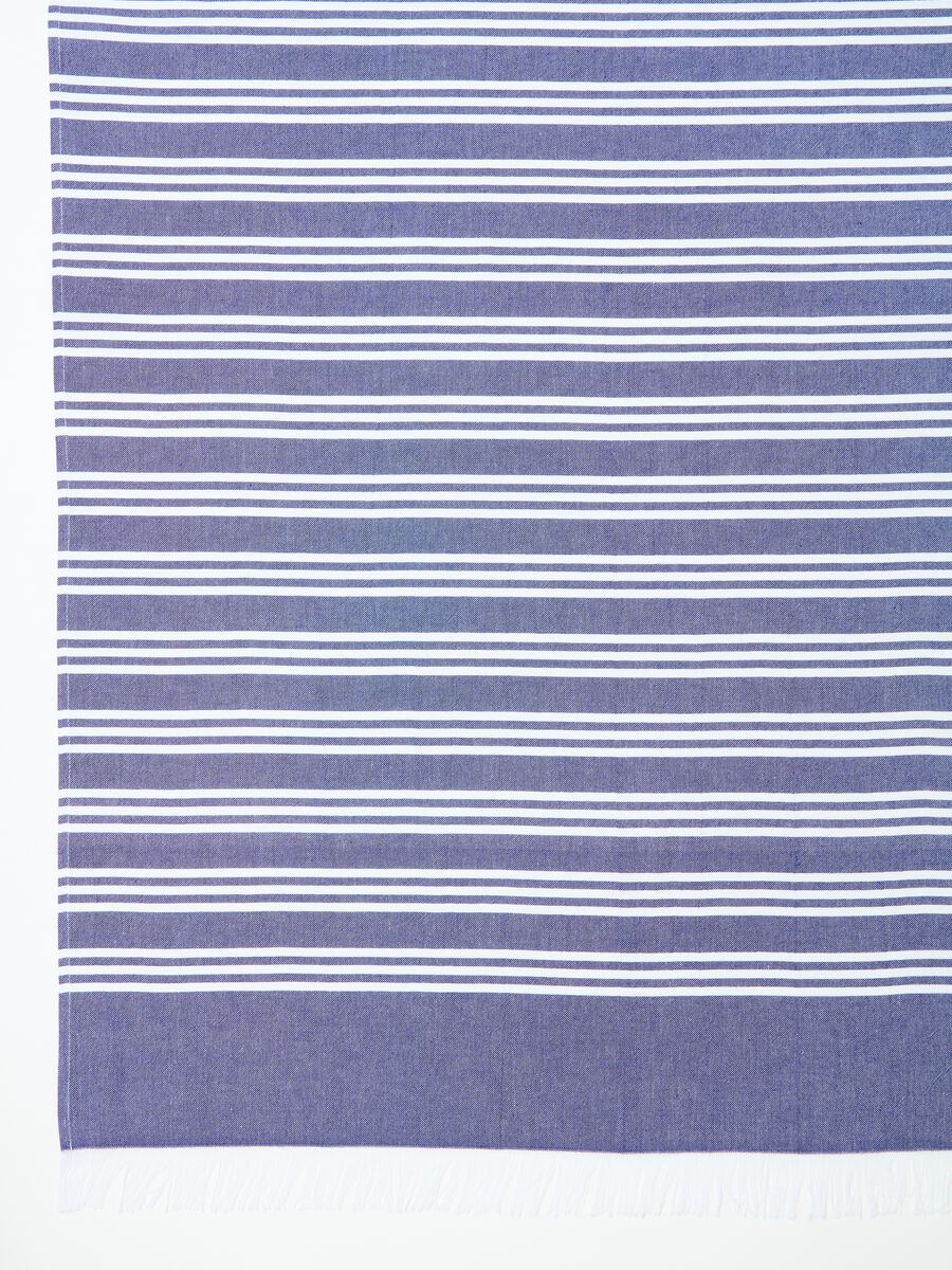Striped beach towel with fringing_1
