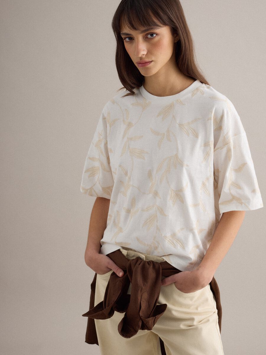 White pure cotton t-shirt relaxed fit with floral embroidery_0