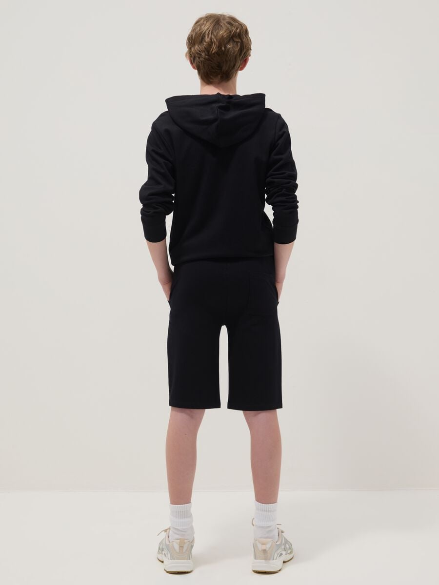 Schwarze Jungen-Shorts aus Baumwollmix in Comfort Fit_1