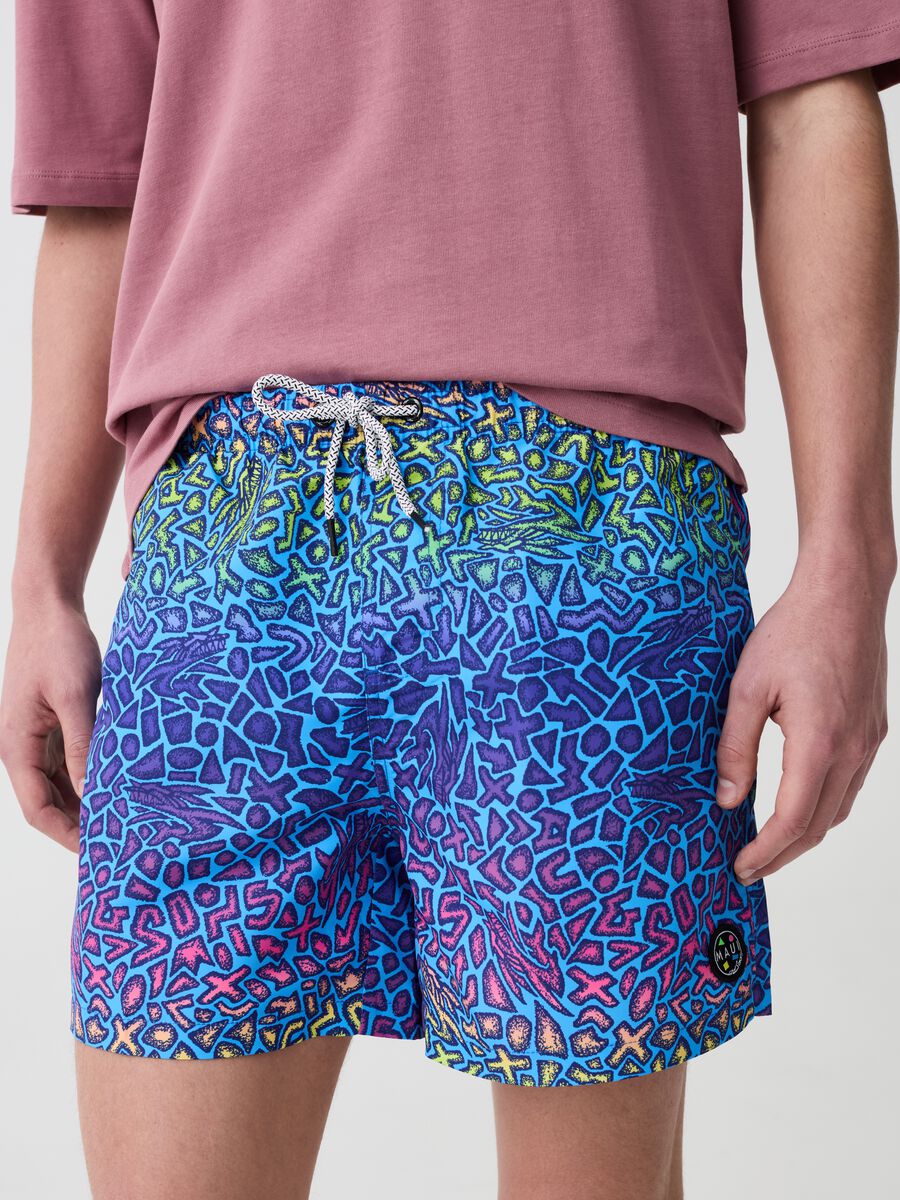 Swimming trunks with multicoloured print_2