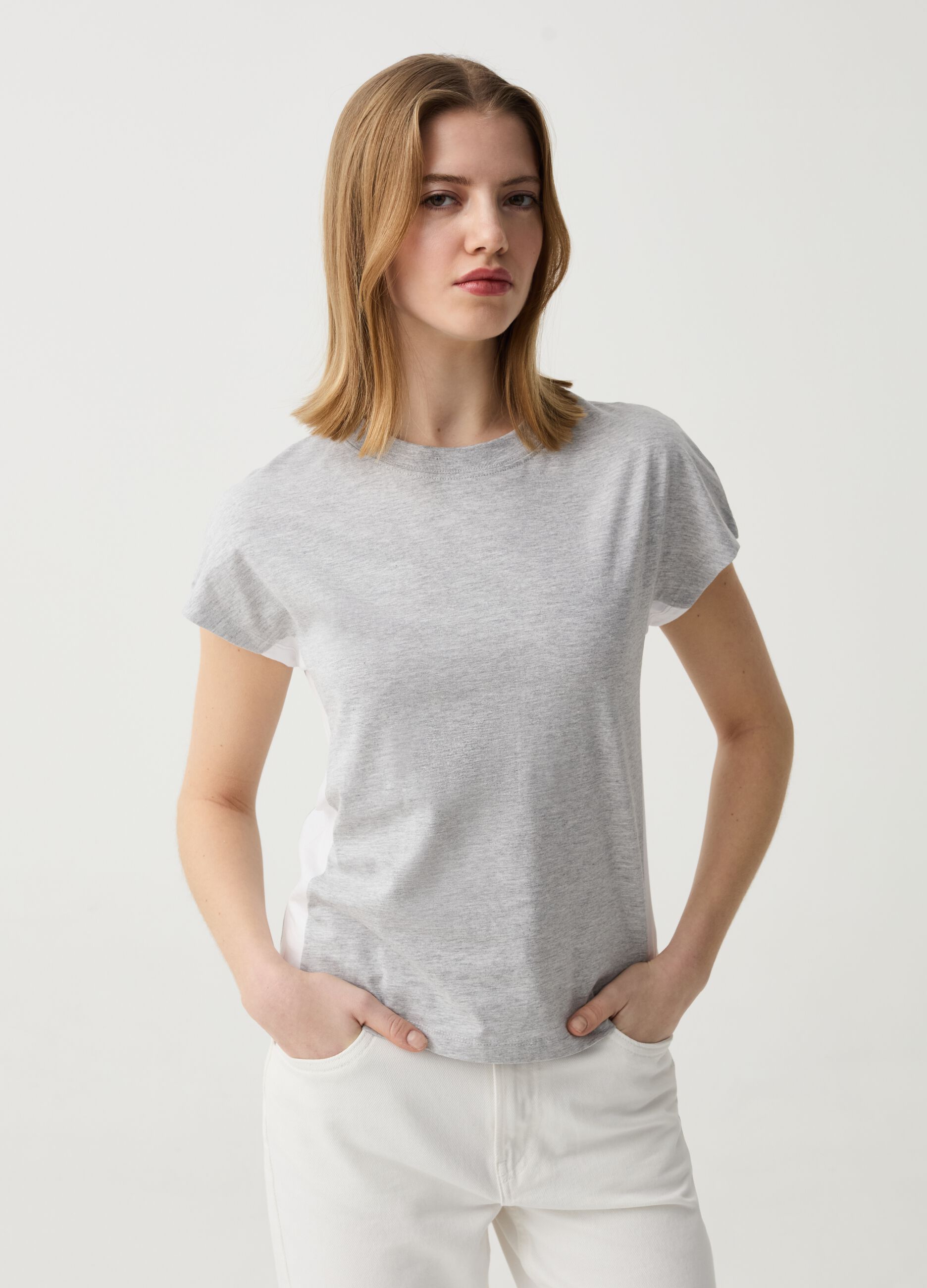 Essential T-shirt with contrasting bands