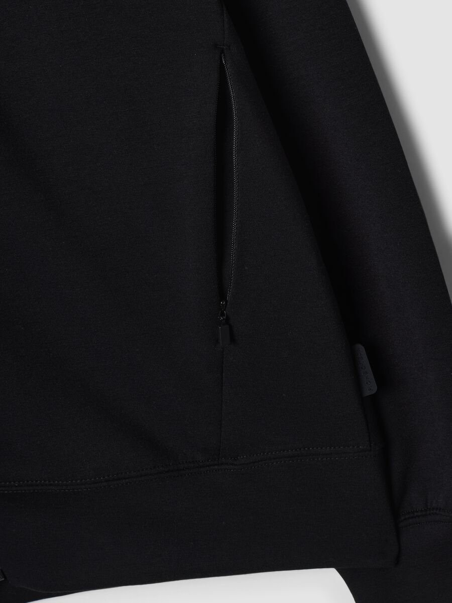 Casaco preto full-zip respir&aacute;vel em tecido el&aacute;stico 2-Way Stretch_5