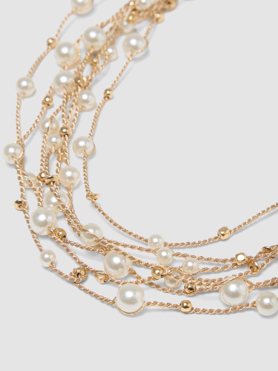 Beige Necklace with Pearls and Braided Threads_1