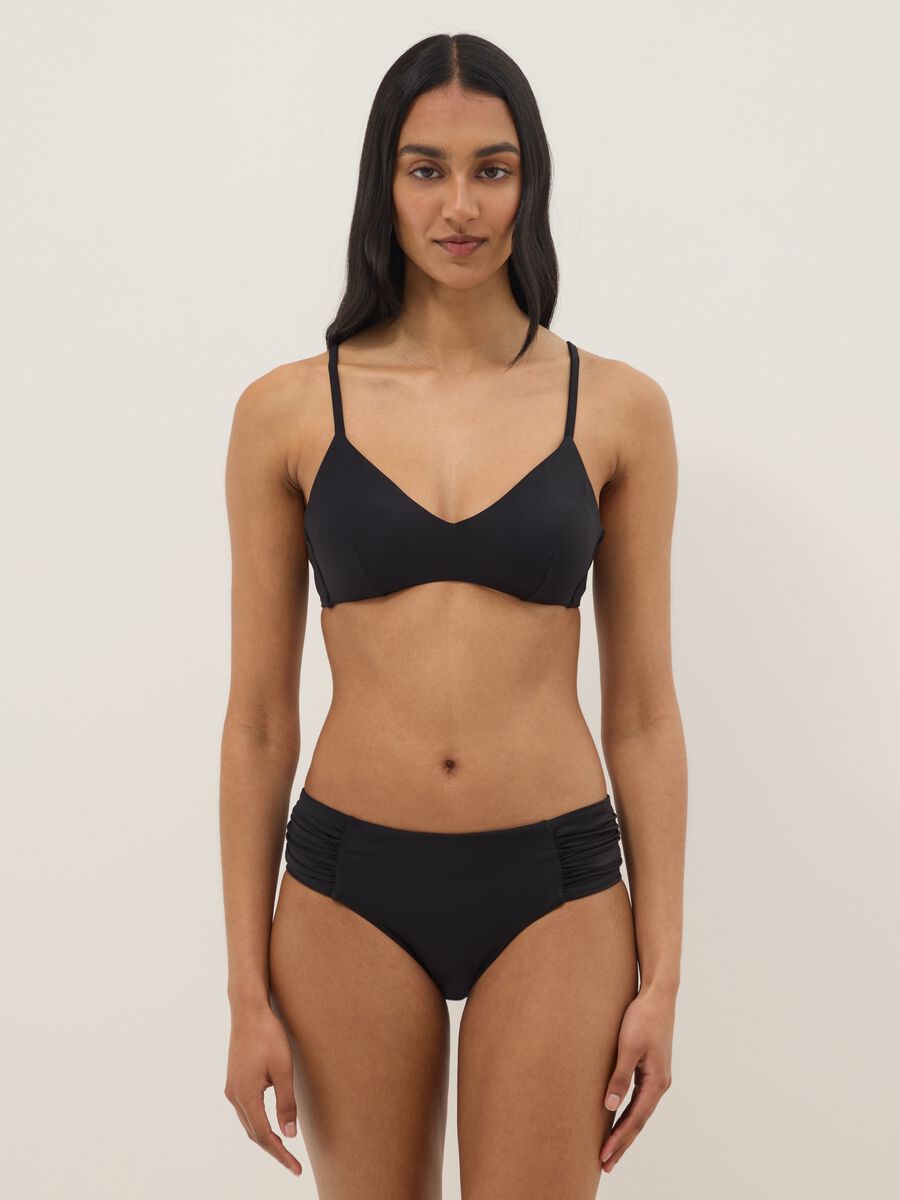 Schwarzes Dreieck-Bikini-Top mit herausnehmbarer Polsterung_1