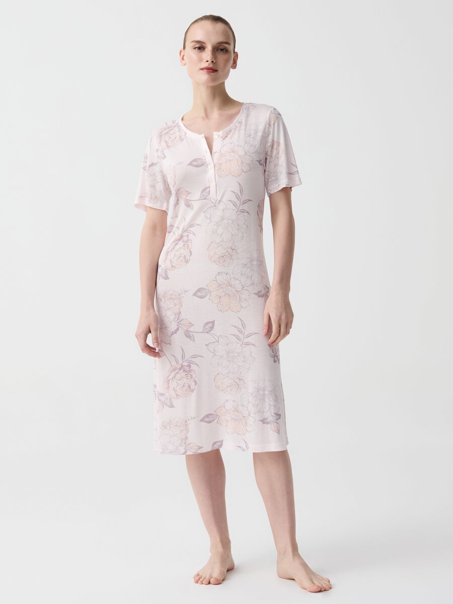 Floral patterned nightdress_0