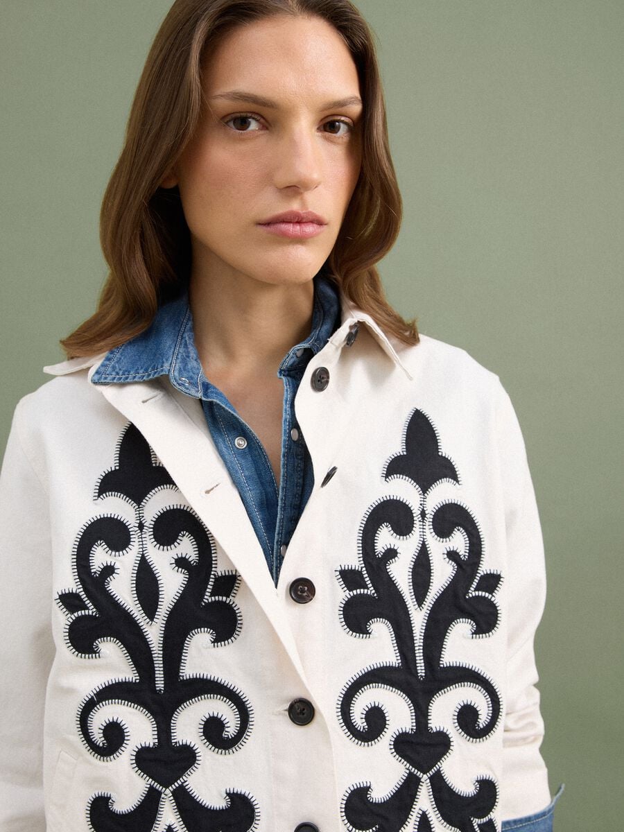 White linen and lyocell blend blazer with contrasting embroidery, regular fit_1
