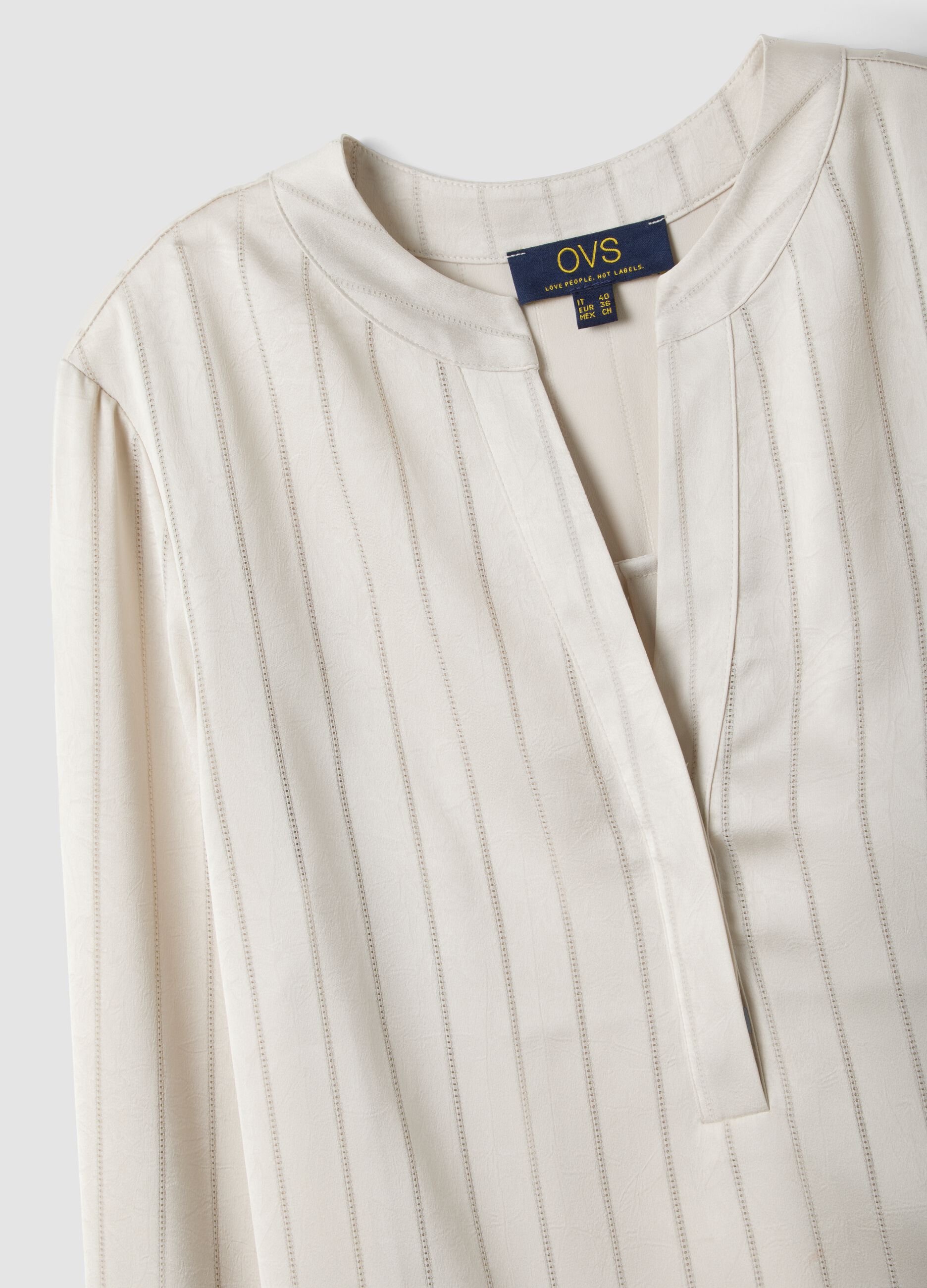 Camicia bianca in tessuto elasticizzato a righe